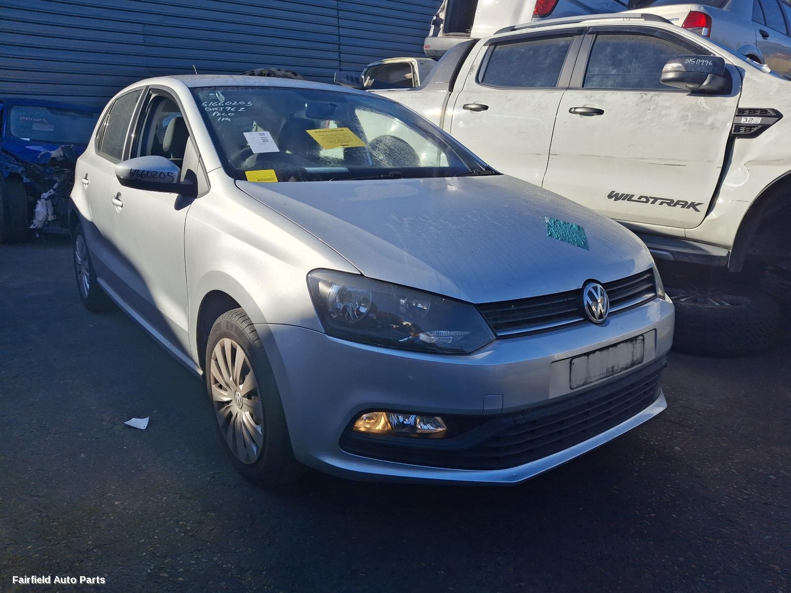 2015 Volkswagen Polo Right Taillight