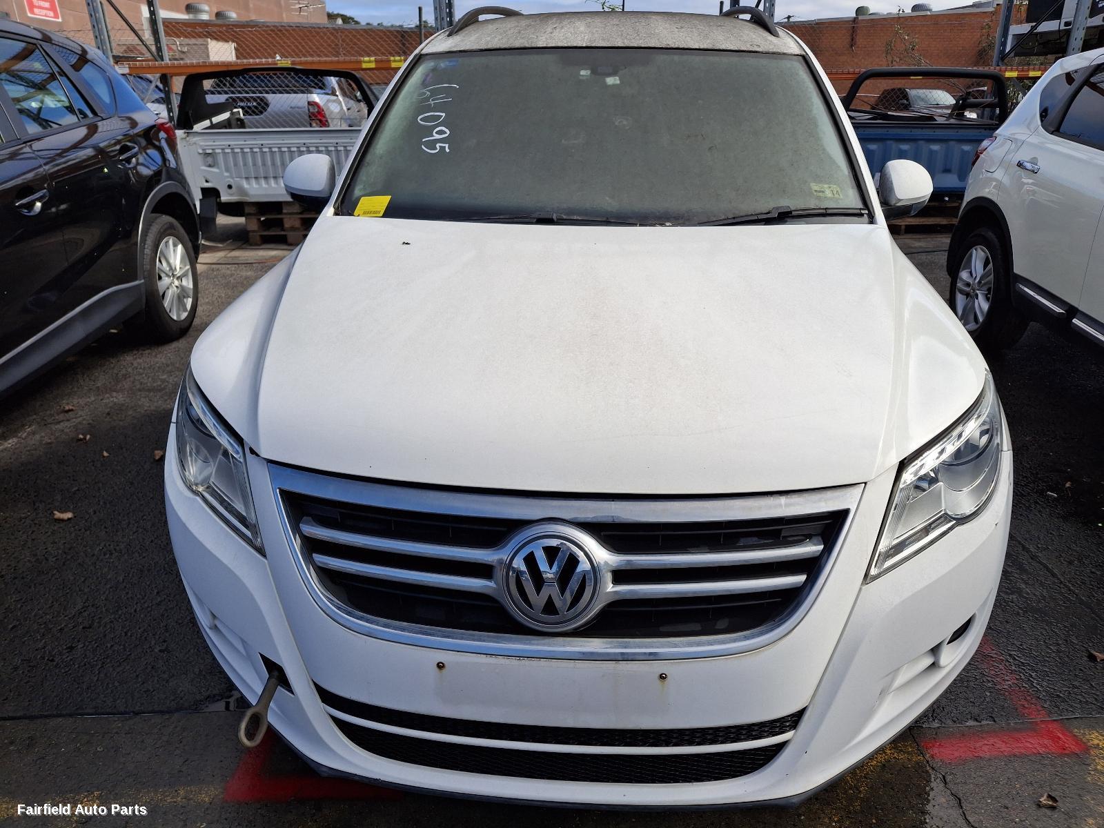 2010 Volkswagen Tiguan Left Door Mirror