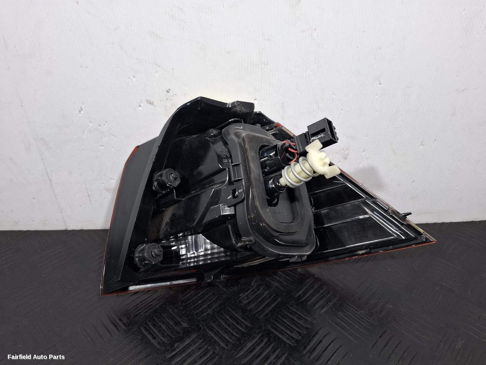 2013-2017 Volkswagen Golf Left Taillight