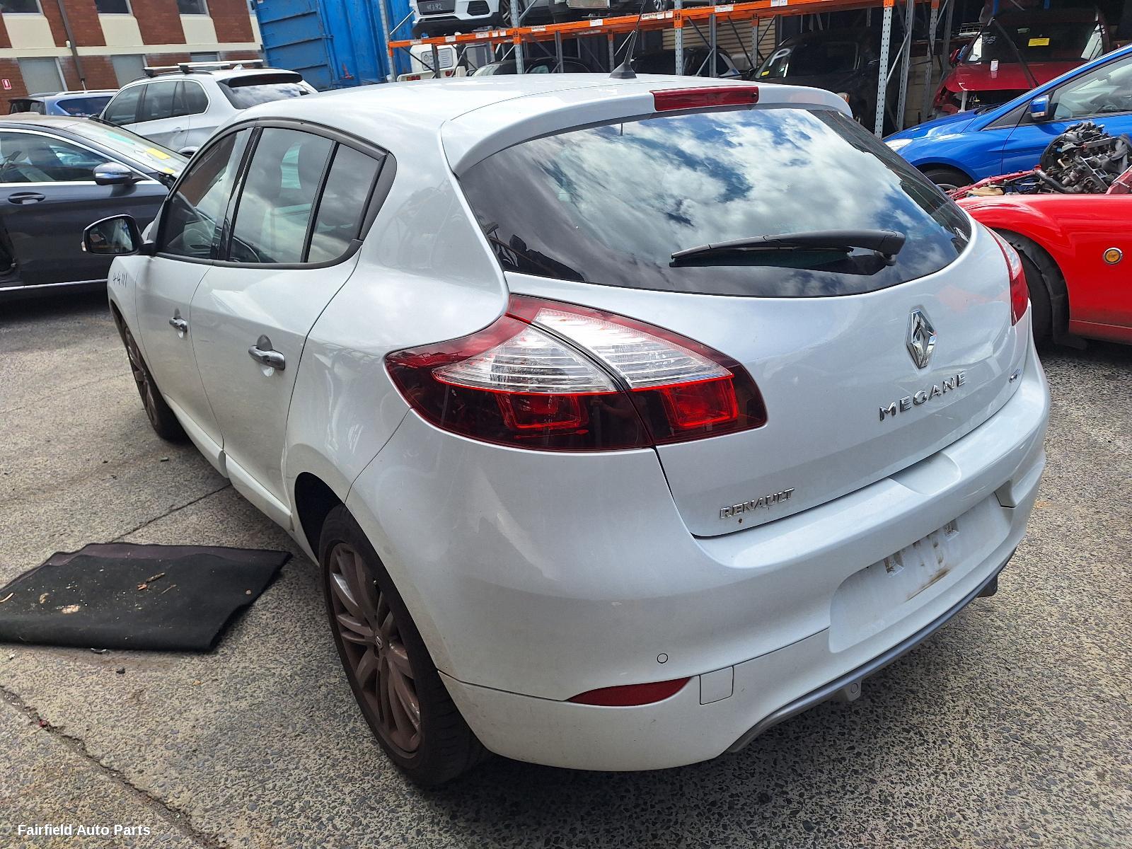 2015 Renault Megane Left Front Door