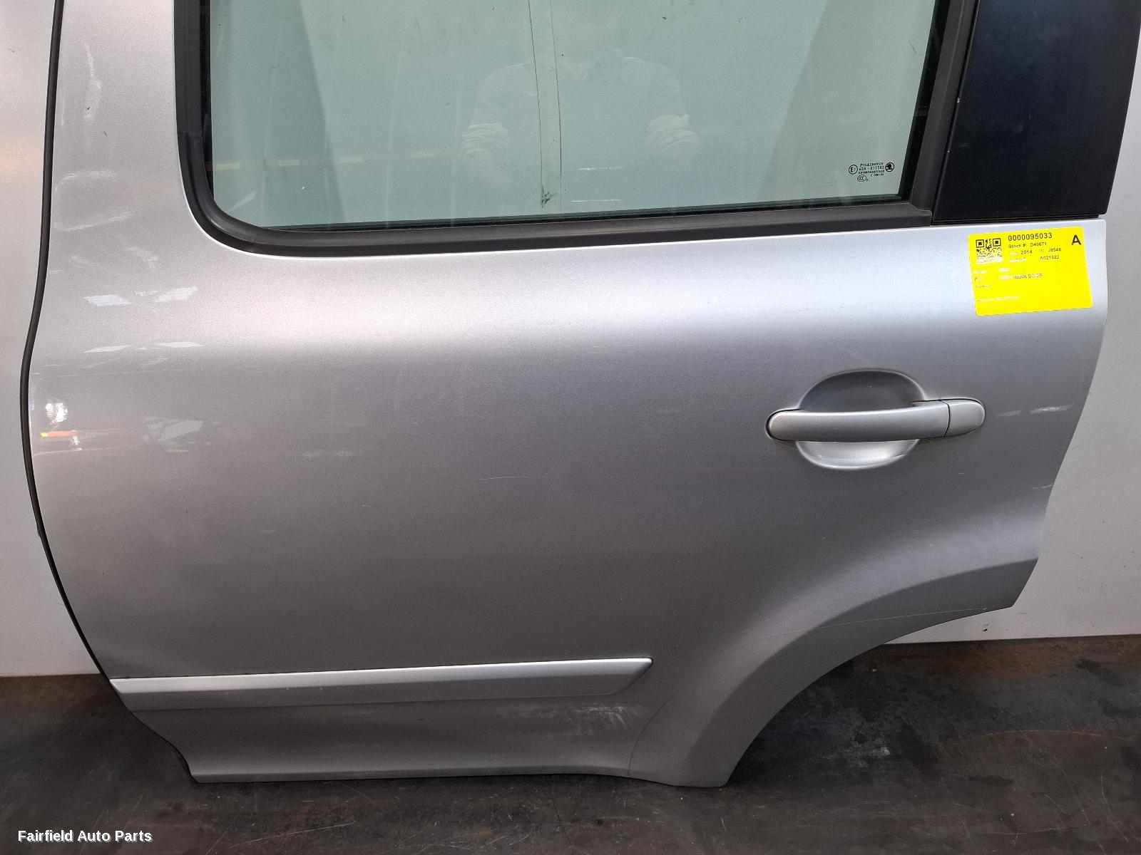2011-2017 Skoda Yeti Left Rear Door Sliding