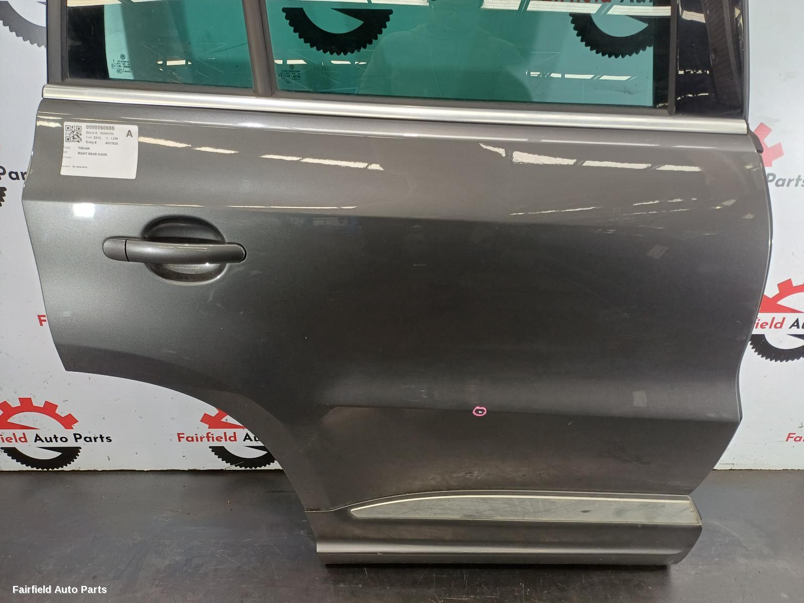 2008-2016 Volkswagen Tiguan Right Rear Door Sliding