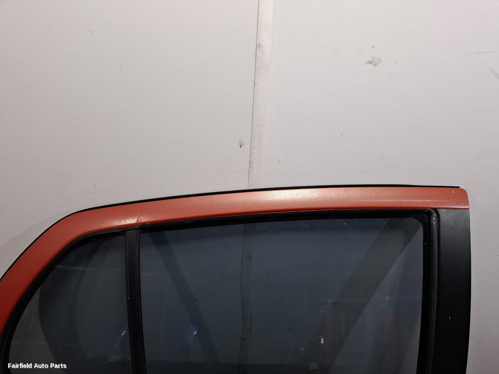 2006 Toyota Yaris Right Rear Door Sliding