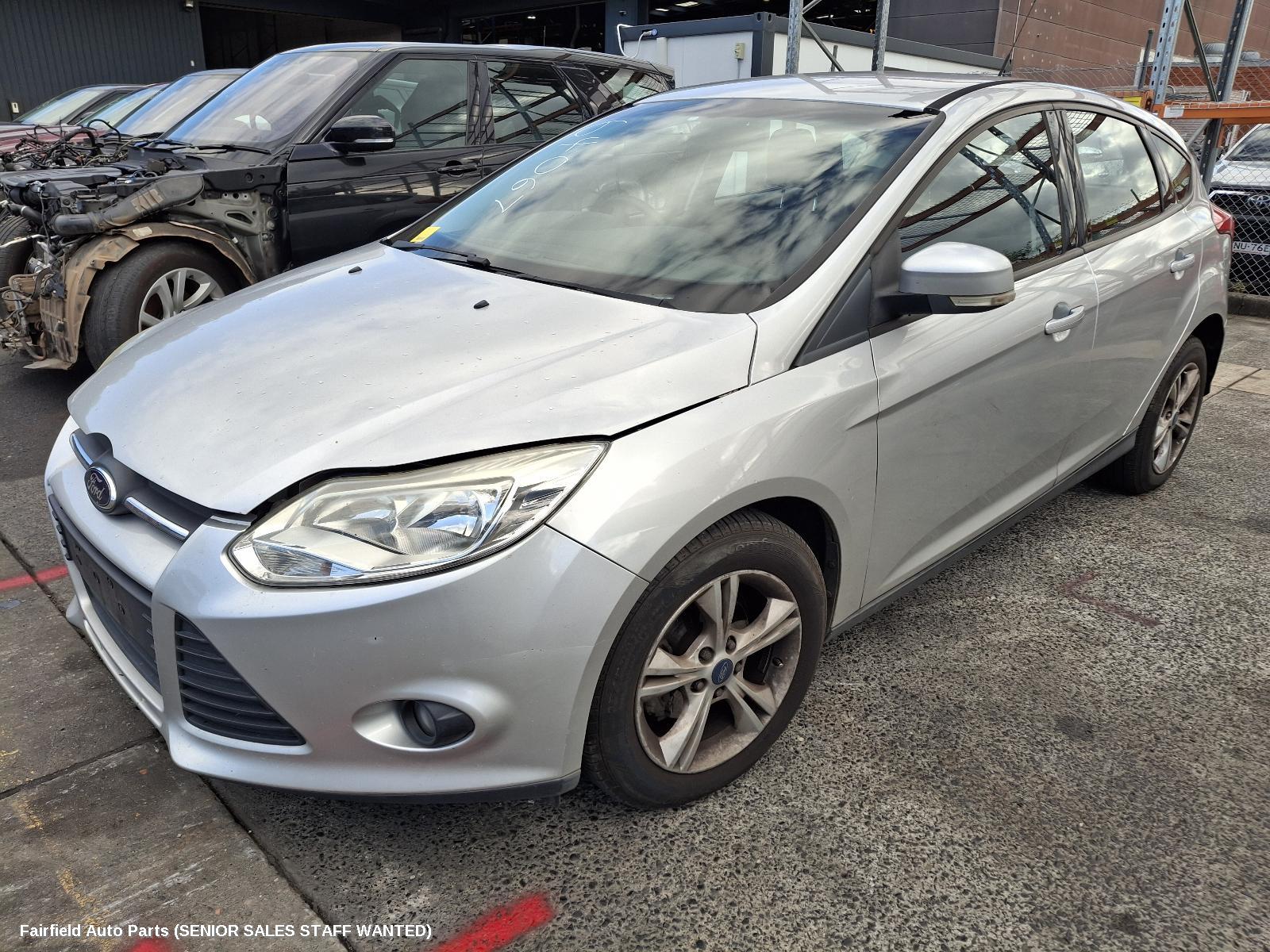 2013 Ford Focus Left Rear Door Sliding