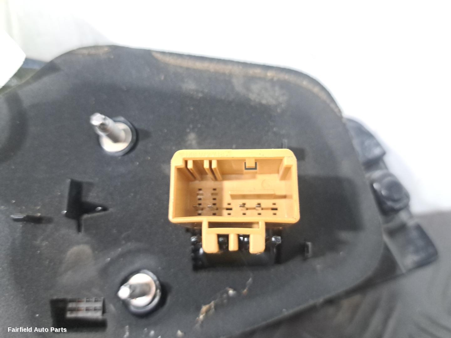 2015-2019 Volkswagen Passat Rear Garnish