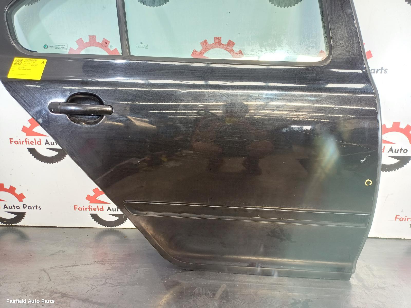 2010 Skoda Octavia Right Rear Door Sliding