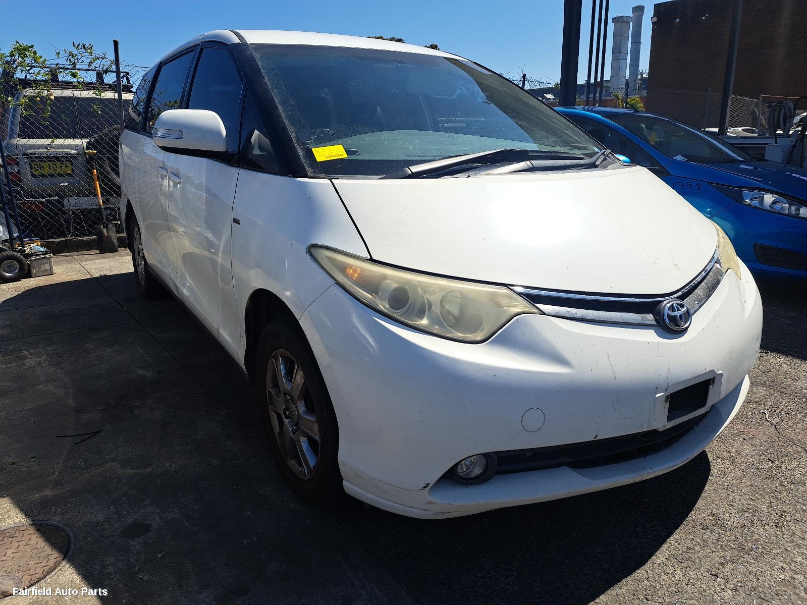 2006 Toyota Tarago Left Headlamp