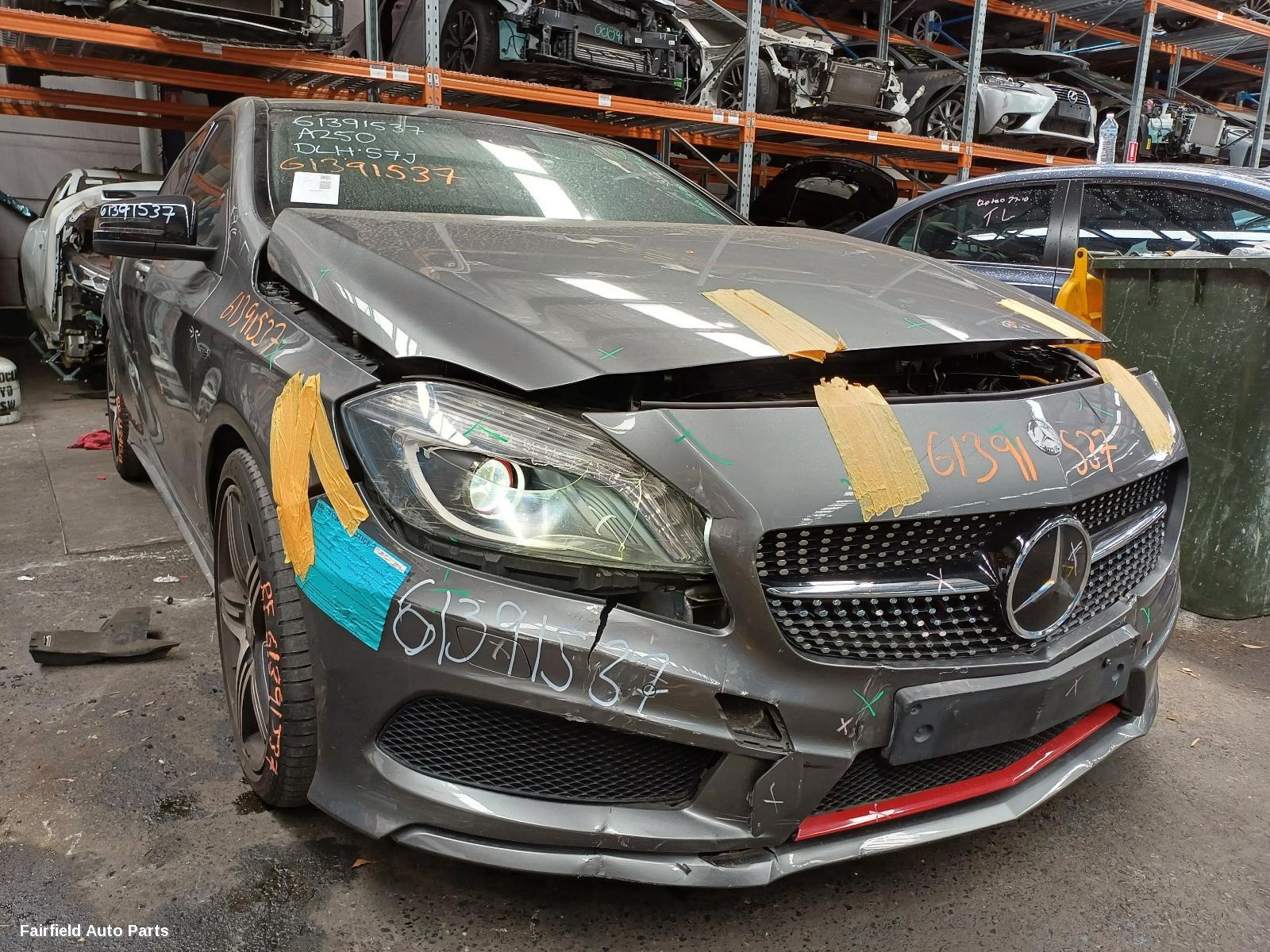 2014 Mercedes A Class Left Front Hub Assembly