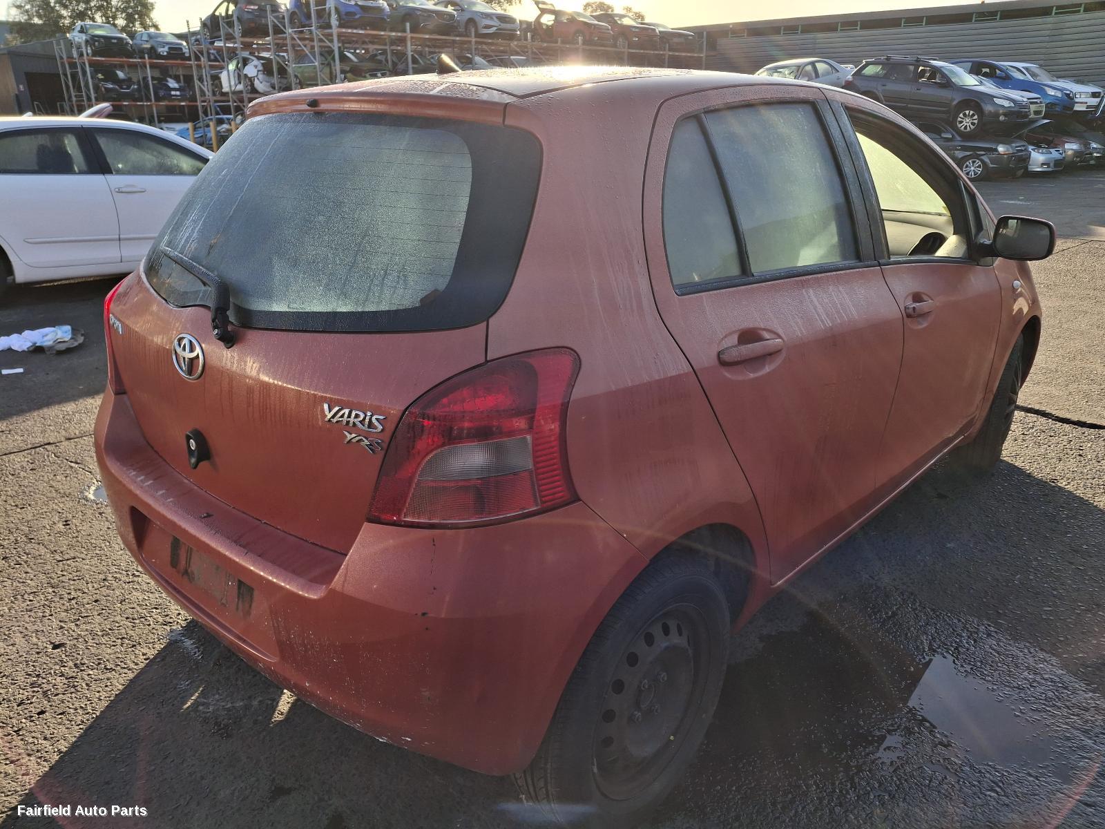 2006 Toyota Yaris Right Rear Door Sliding