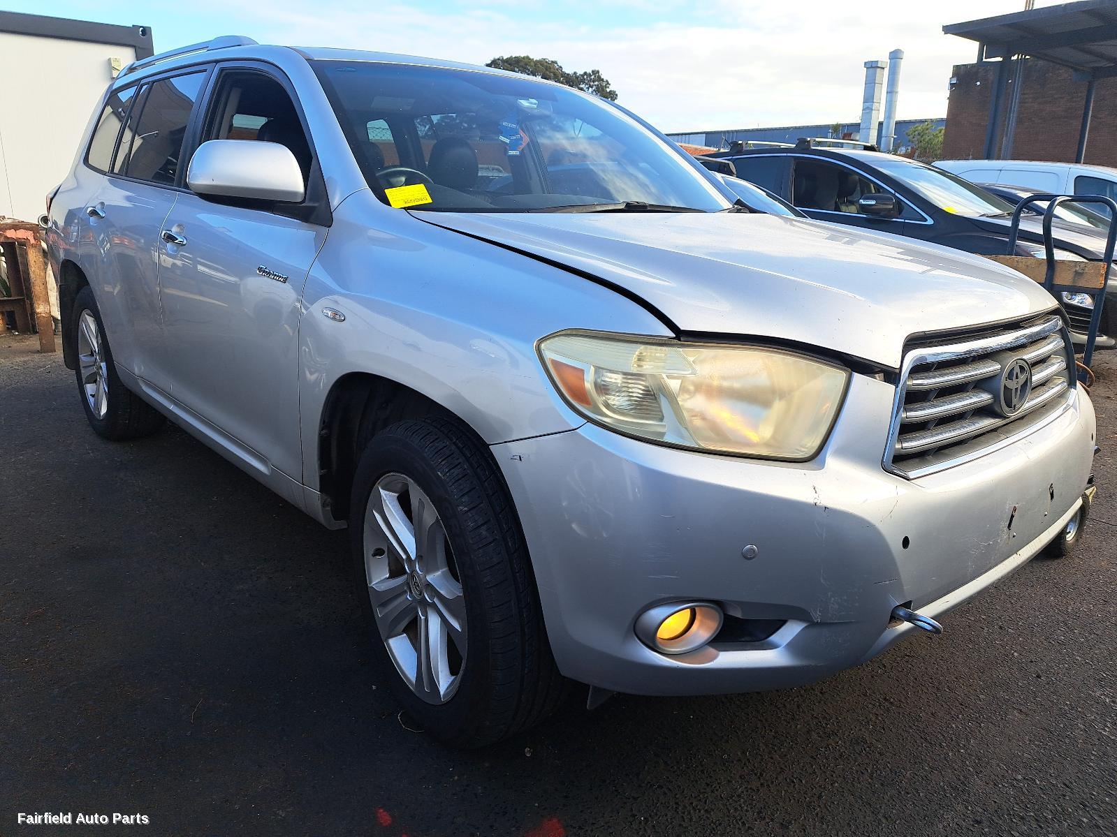 2007-2014 Toyota Kluger Rear Garnish