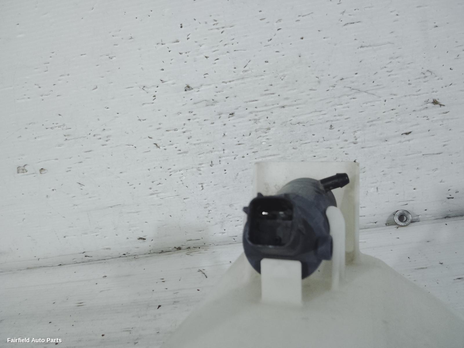 2021-2026 Hyundai I30 Washer Bottle