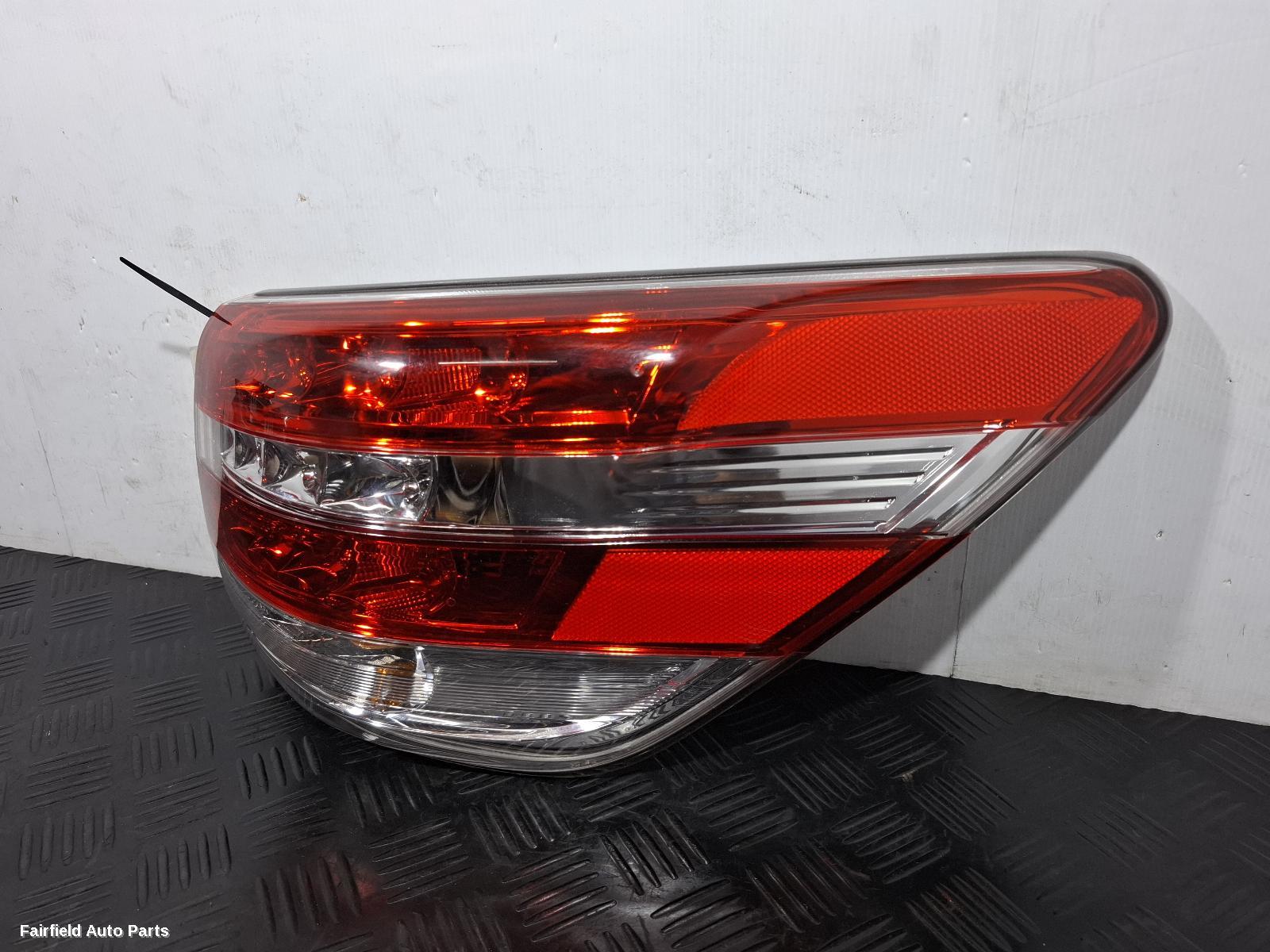 2014-2016 Nissan Pathfinder Right Taillight