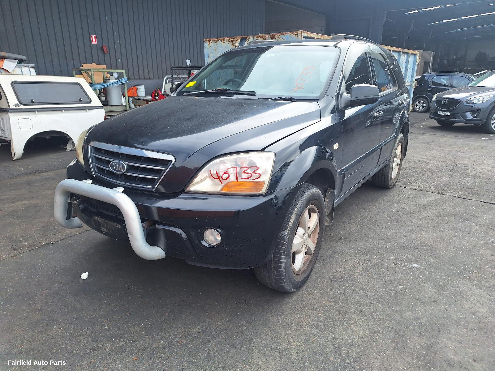 2007 Kia Sorento Left Rear Door Sliding