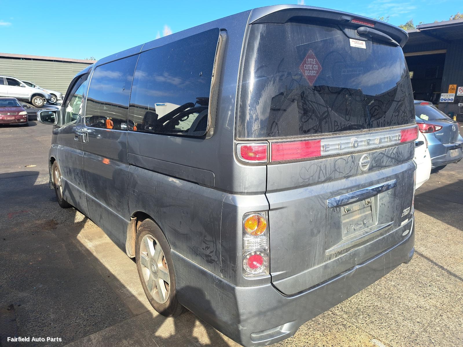 2006 Nissan Elgrand Right Taillight