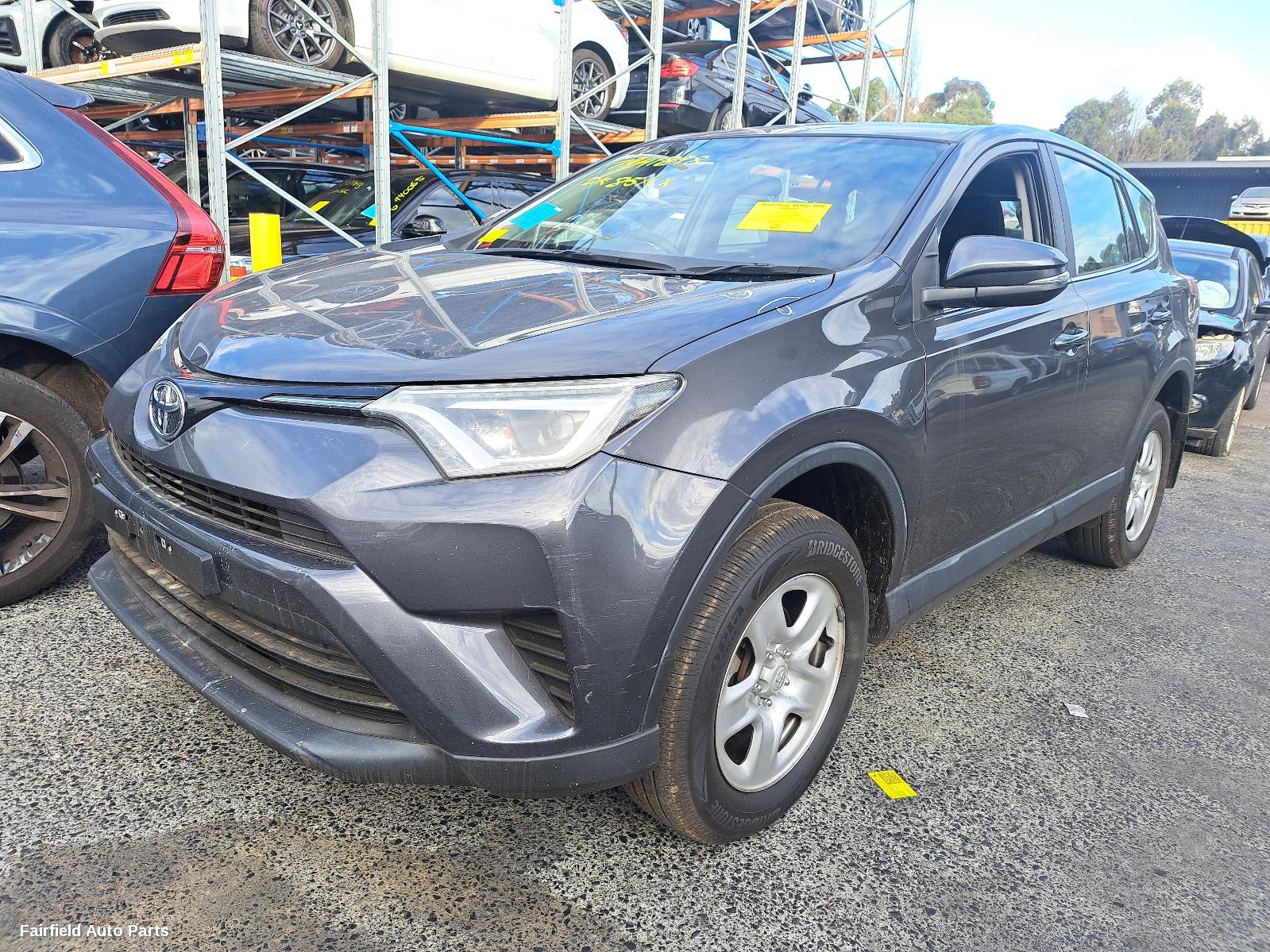 2017 Toyota Rav4 Right Front Hub Assembly