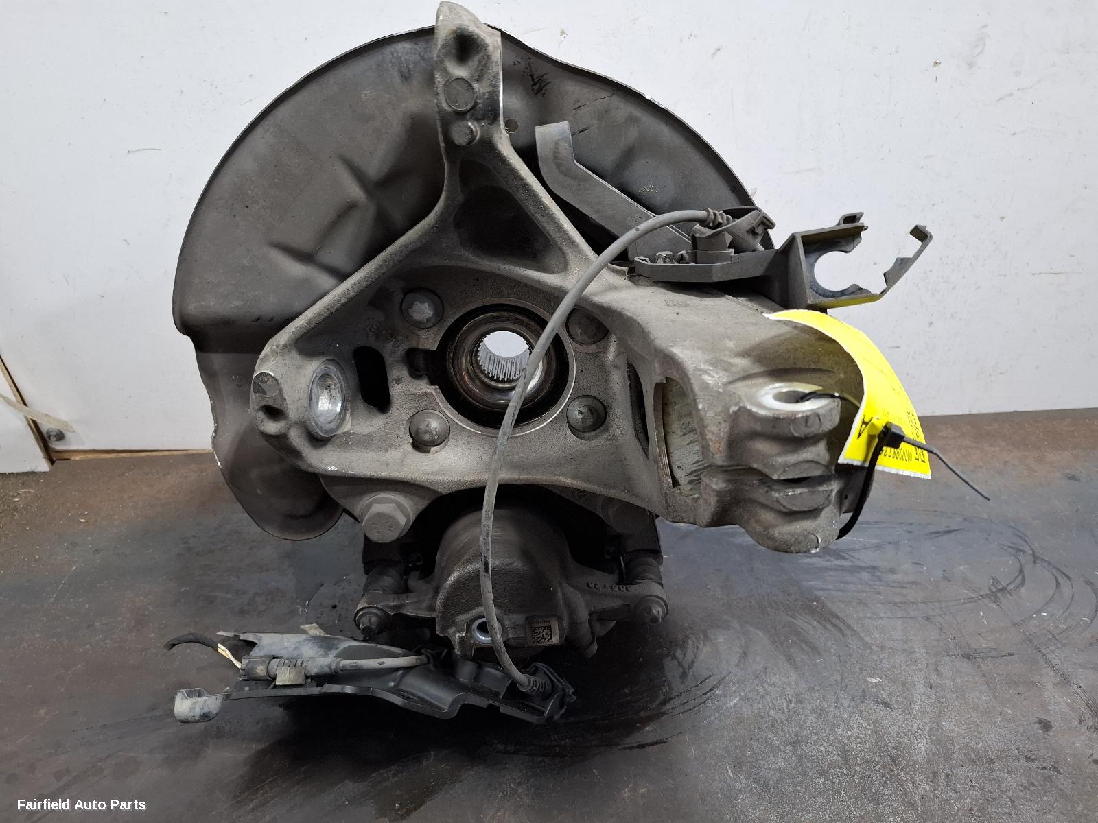 2018 Mercedes A Class Left Front Hub Assembly