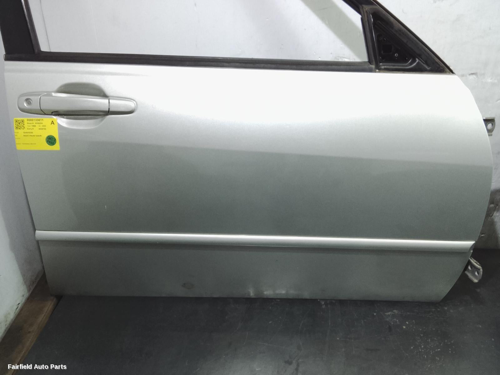 1998-2005 Lexus Is200/is300 Right Front Door