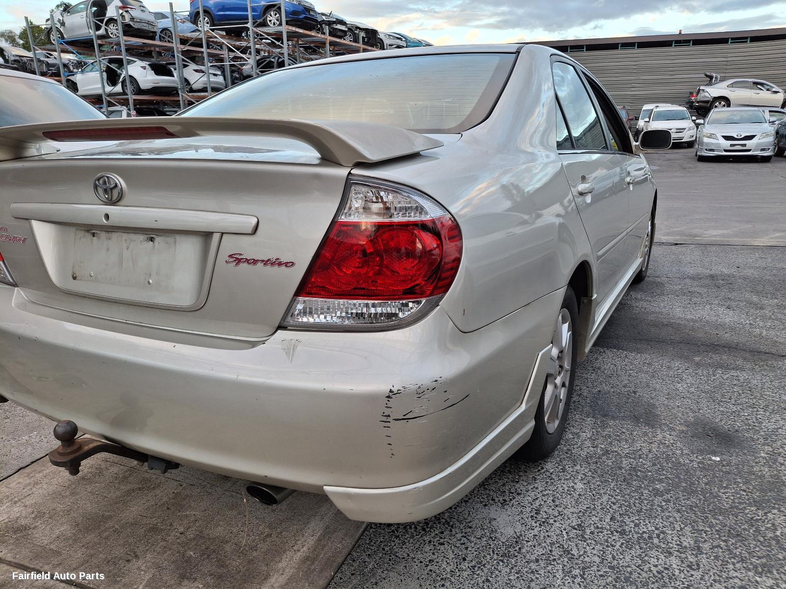 2005 Toyota Camry Left Taillight