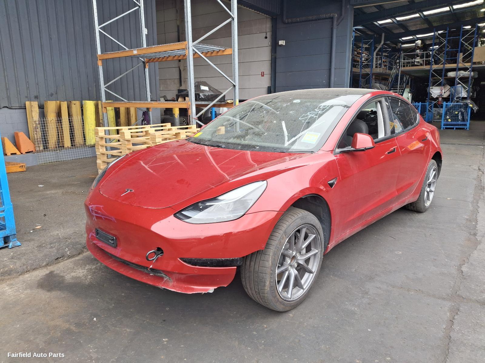 2022 Tesla Model 3 Left Front Hub Assembly