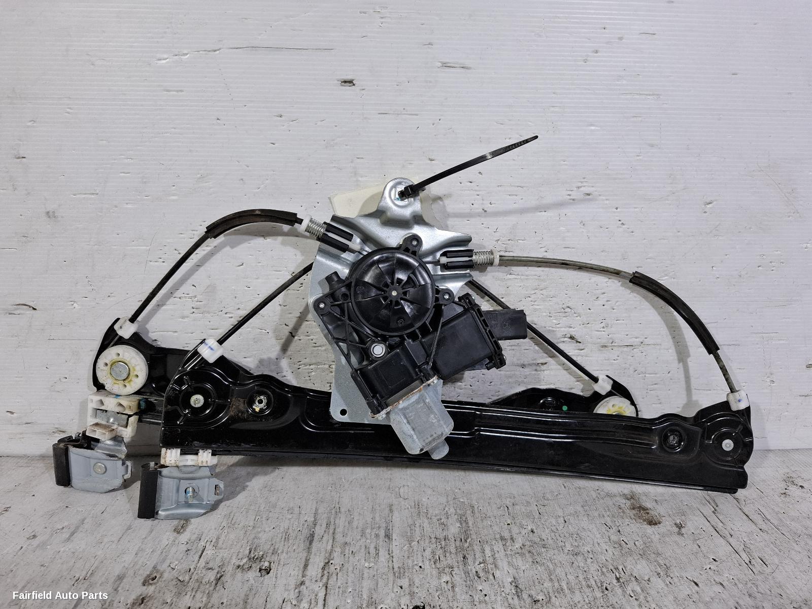 2011-2017 Holden Cruze Right Front Window Reg Motor