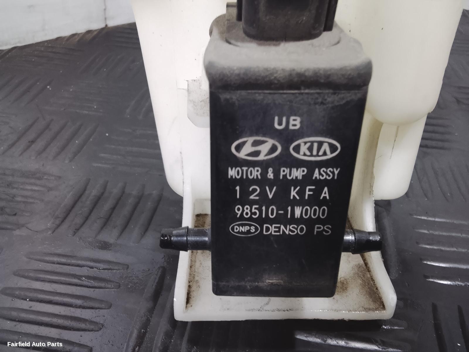 2011-2019 Hyundai Accent Washer Bottle