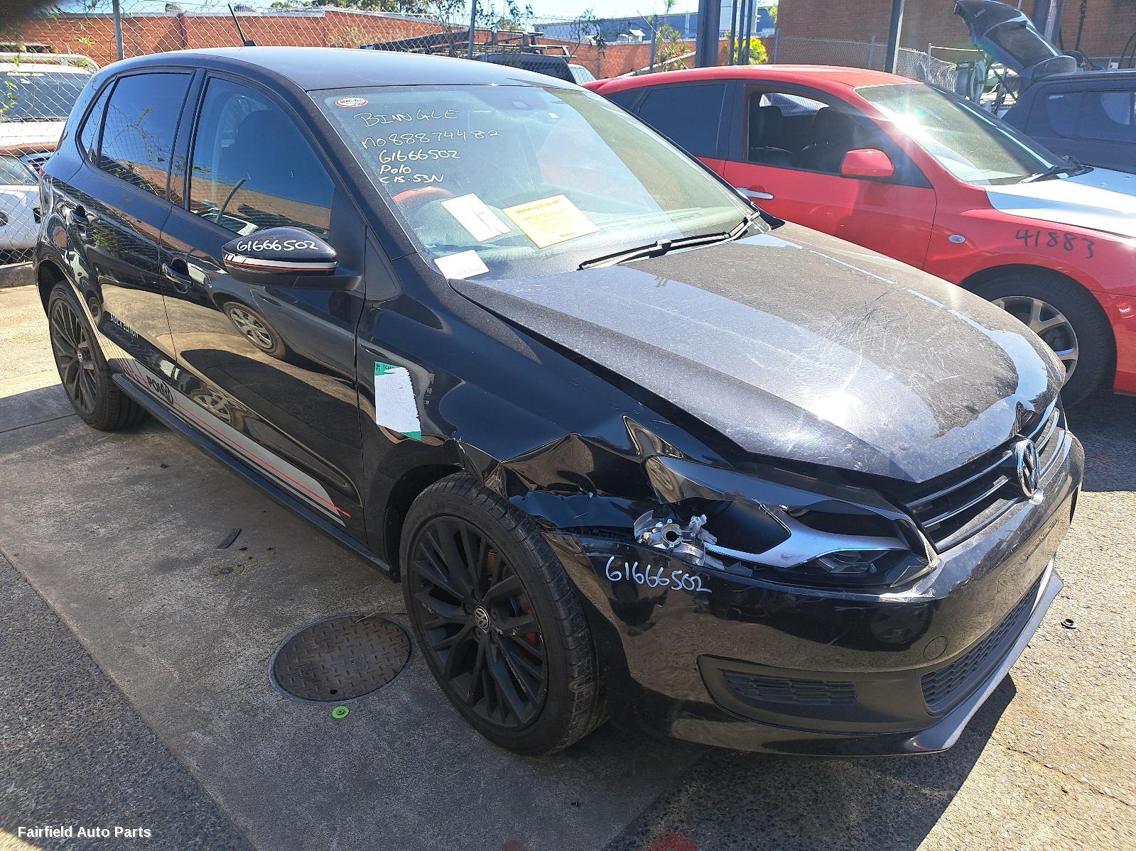 2012 Volkswagen Polo Right Taillight