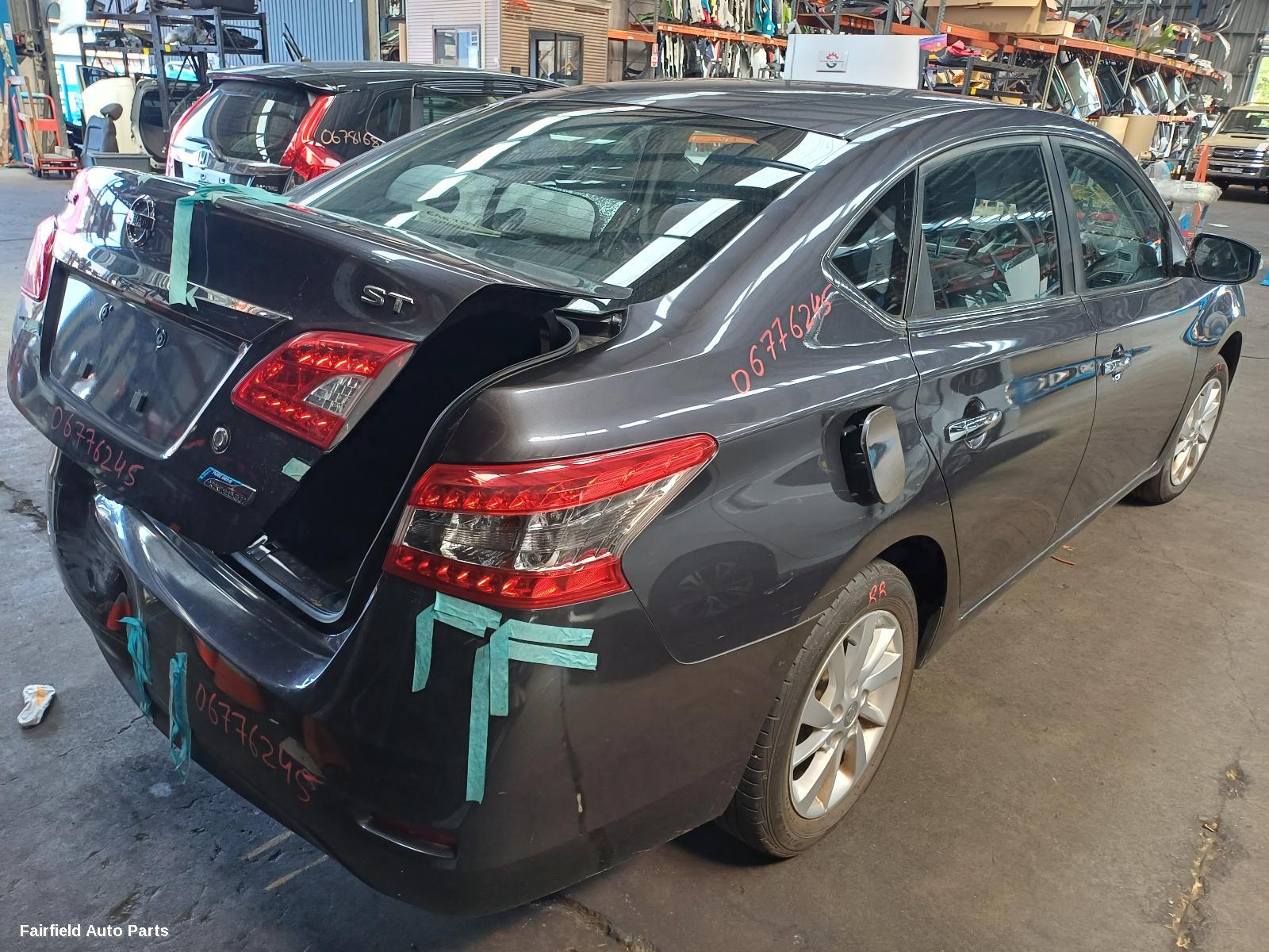 2014 Nissan Pulsar Sunvisor