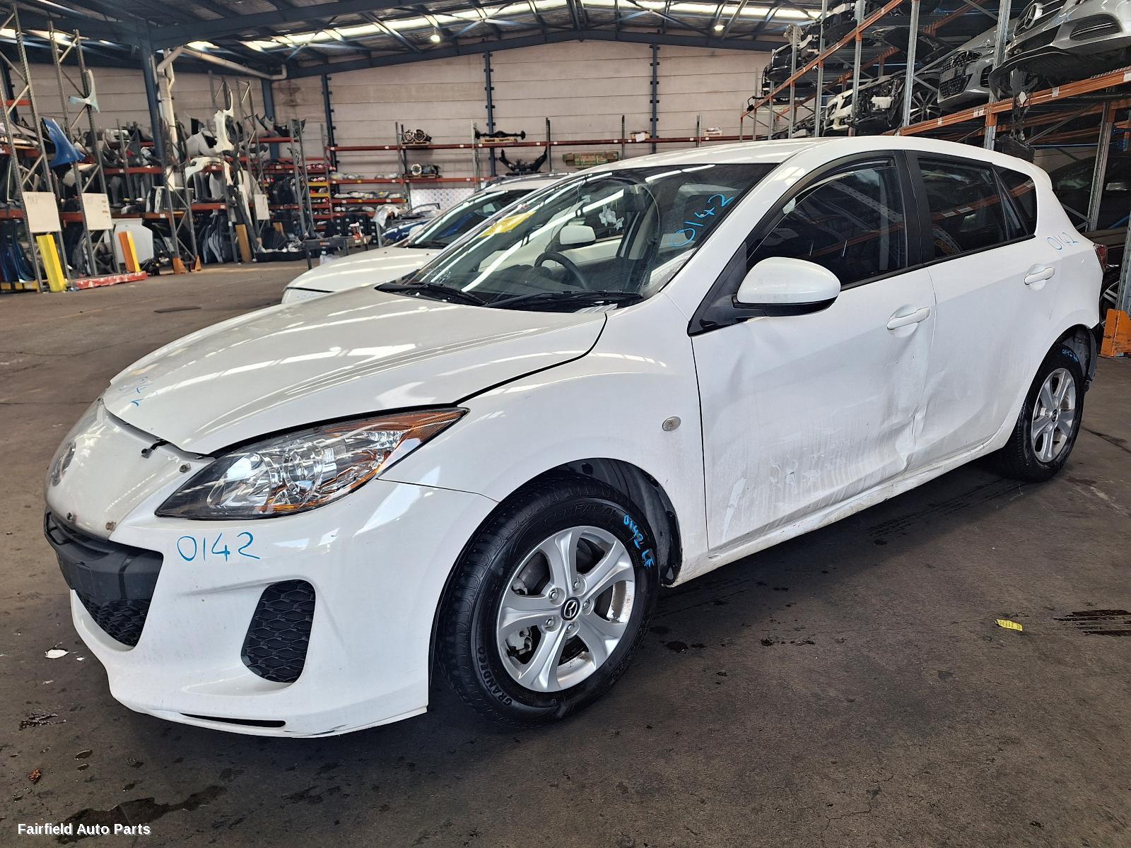 2013 Mazda 3 Left Front Hub Assembly