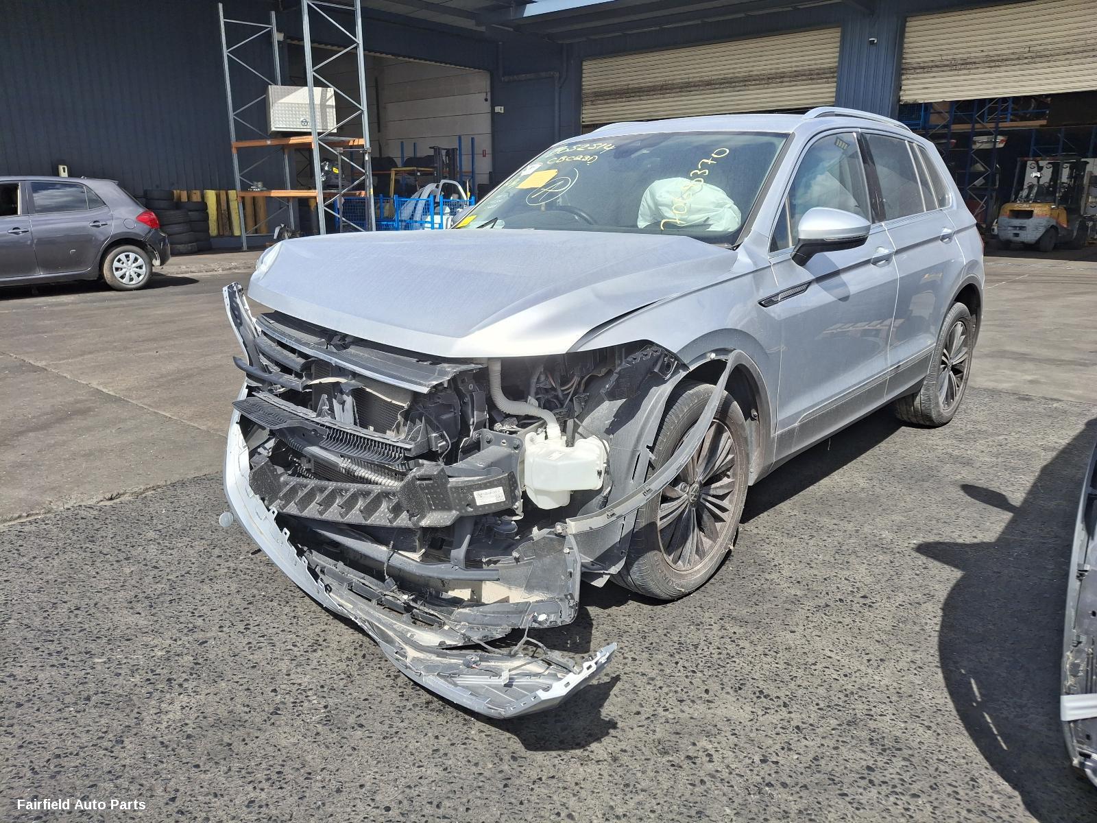 2022 Volkswagen Tiguan Right Taillight