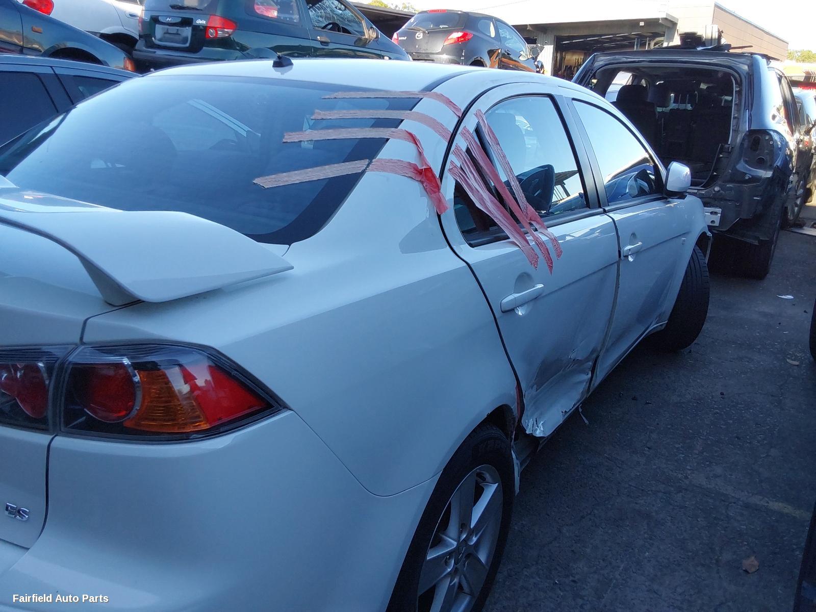2013 Mitsubishi Lancer Left Taillight