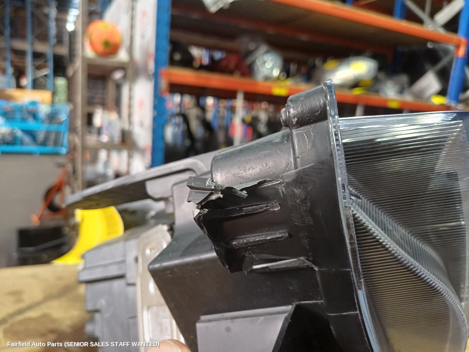 2022 Ldv D90 Left Headlamp