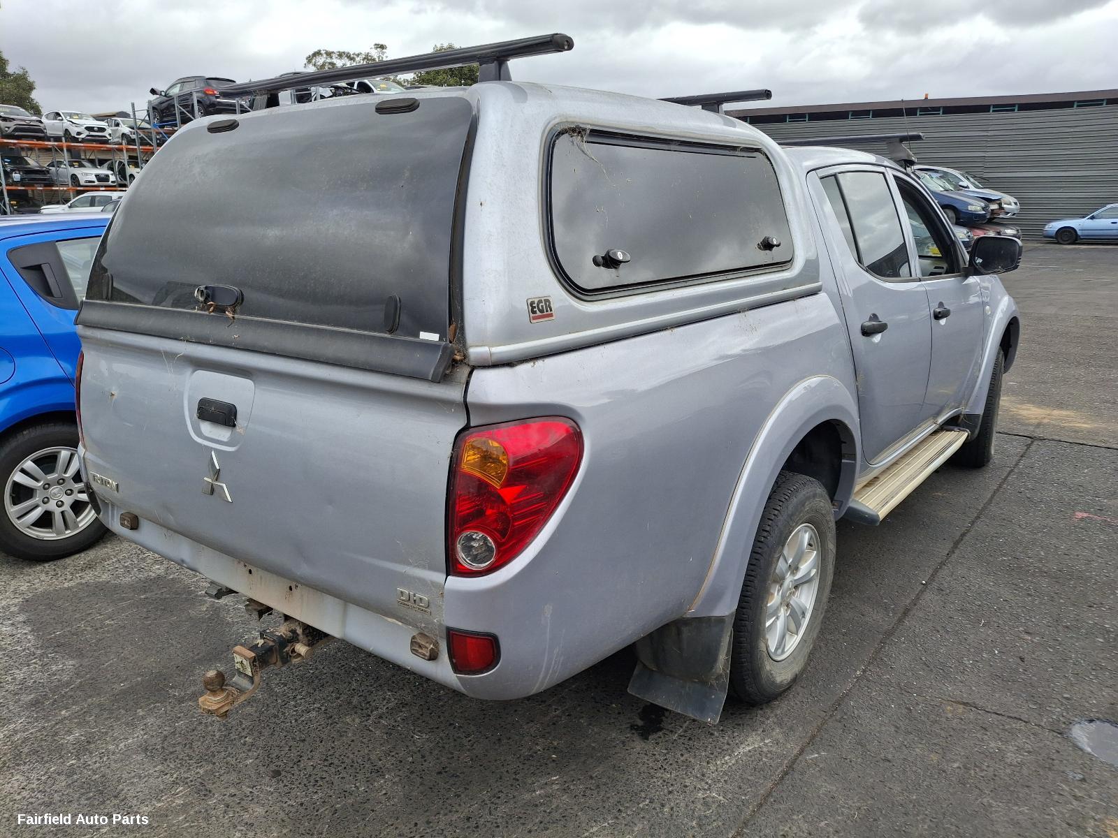 2015 Mitsubishi Triton Glove Box