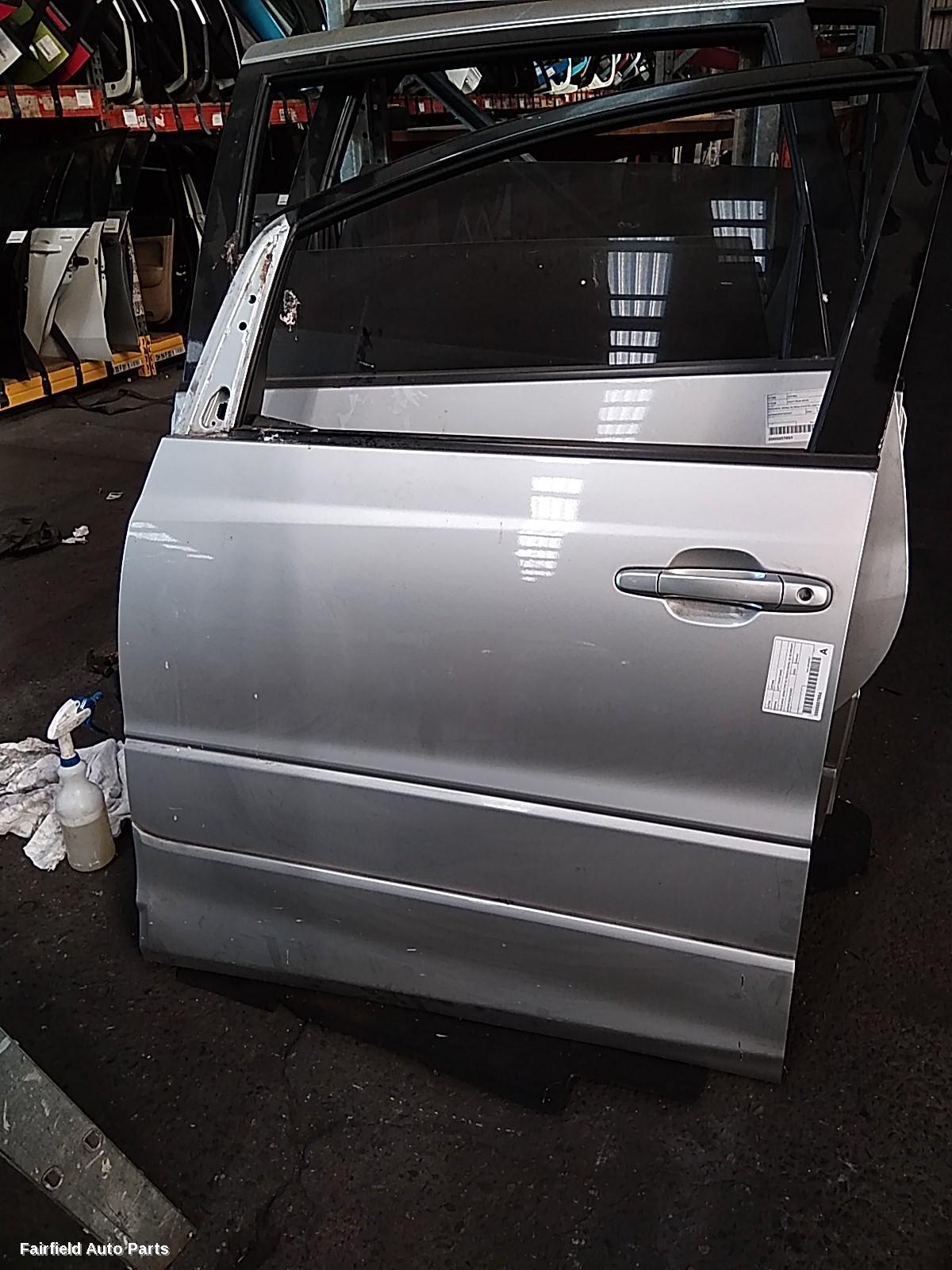 2000-2006 Toyota Estima Left Front Door