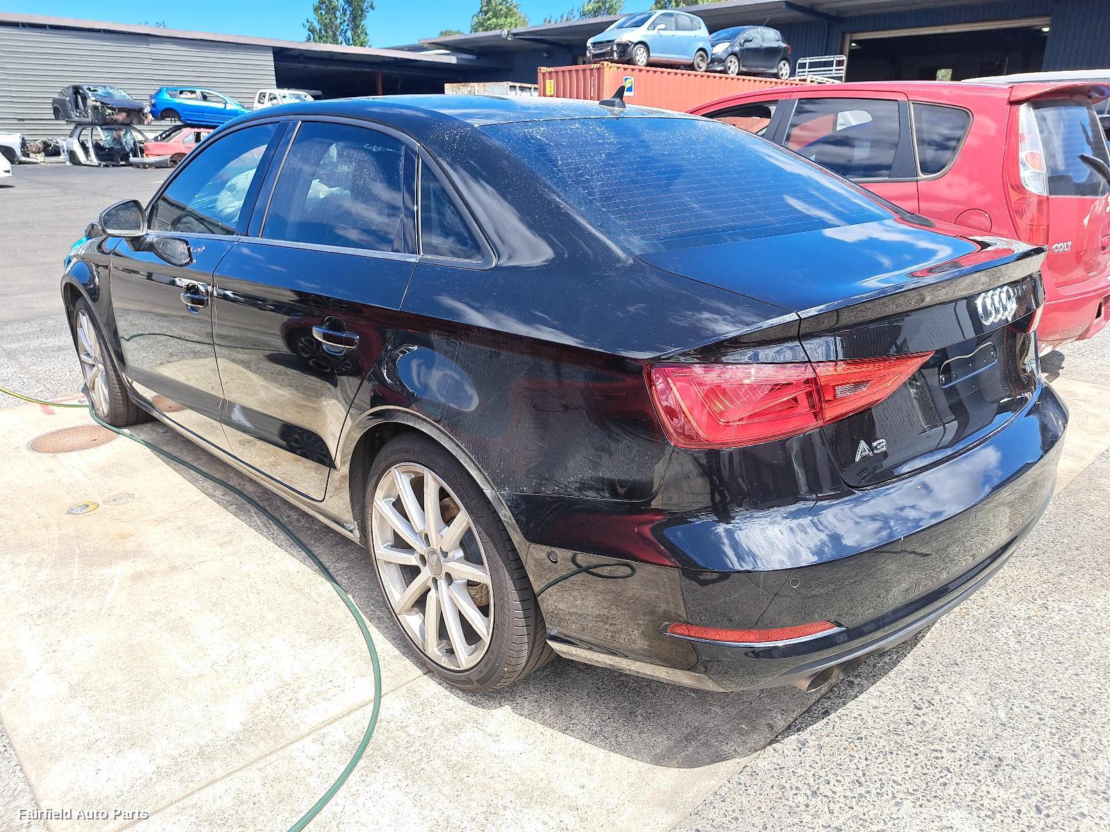 2014 Audi A3 Right Rear Door Sliding