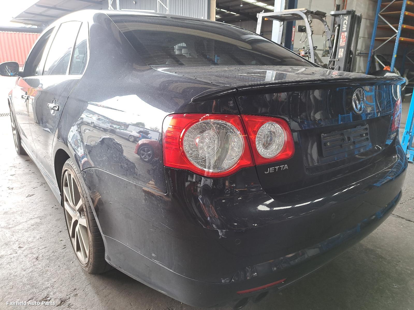 2009 Volkswagen Jetta Right Headlamp