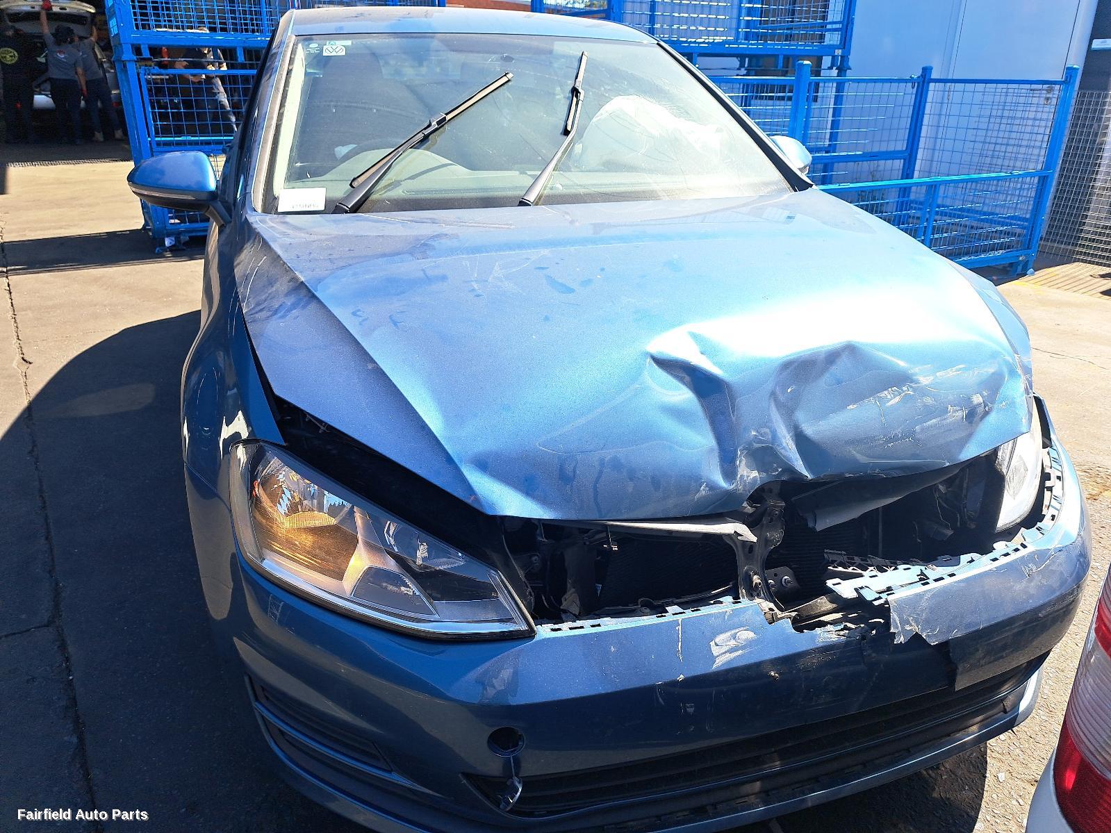 2016 Volkswagen Golf Left Taillight