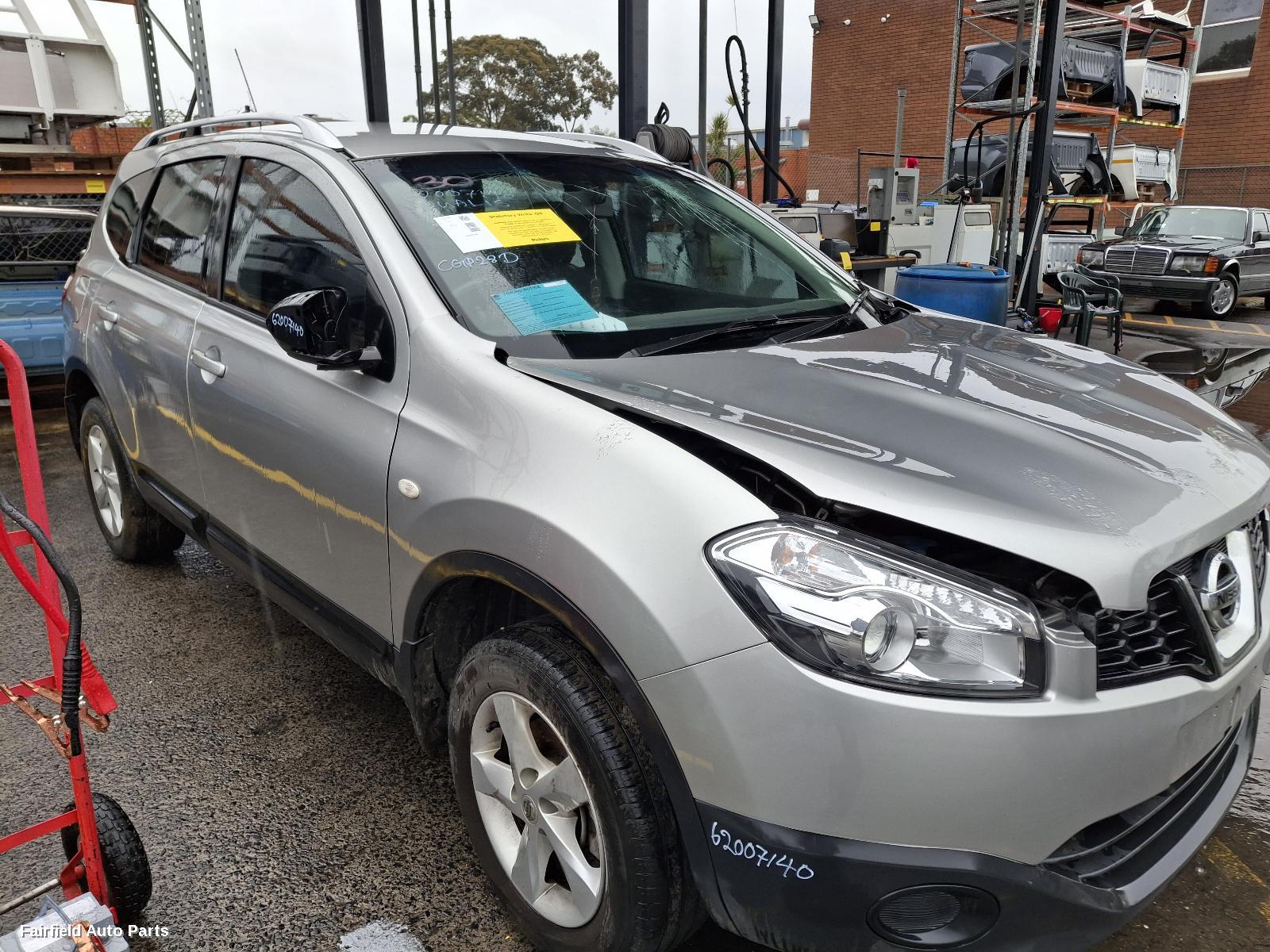 2010-2014 Nissan Dualis Left Rear Door Sliding