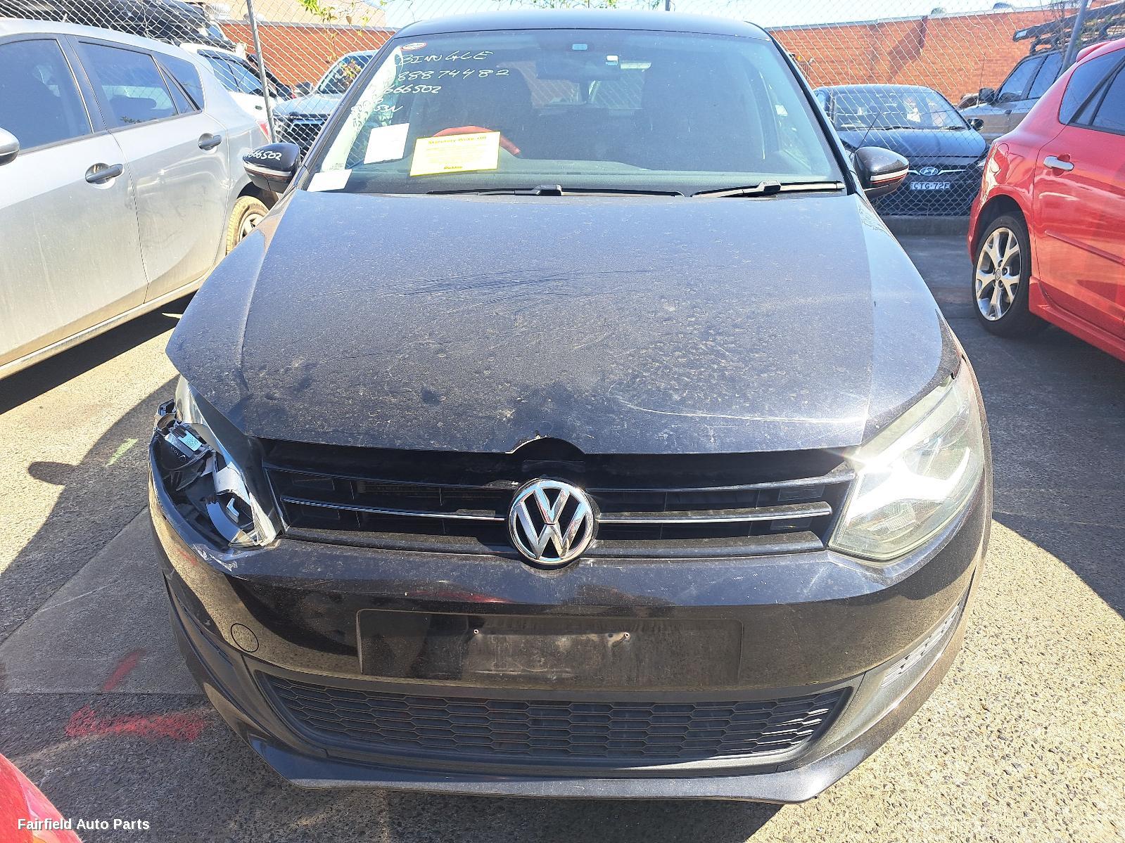 2012 Volkswagen Polo Right Taillight