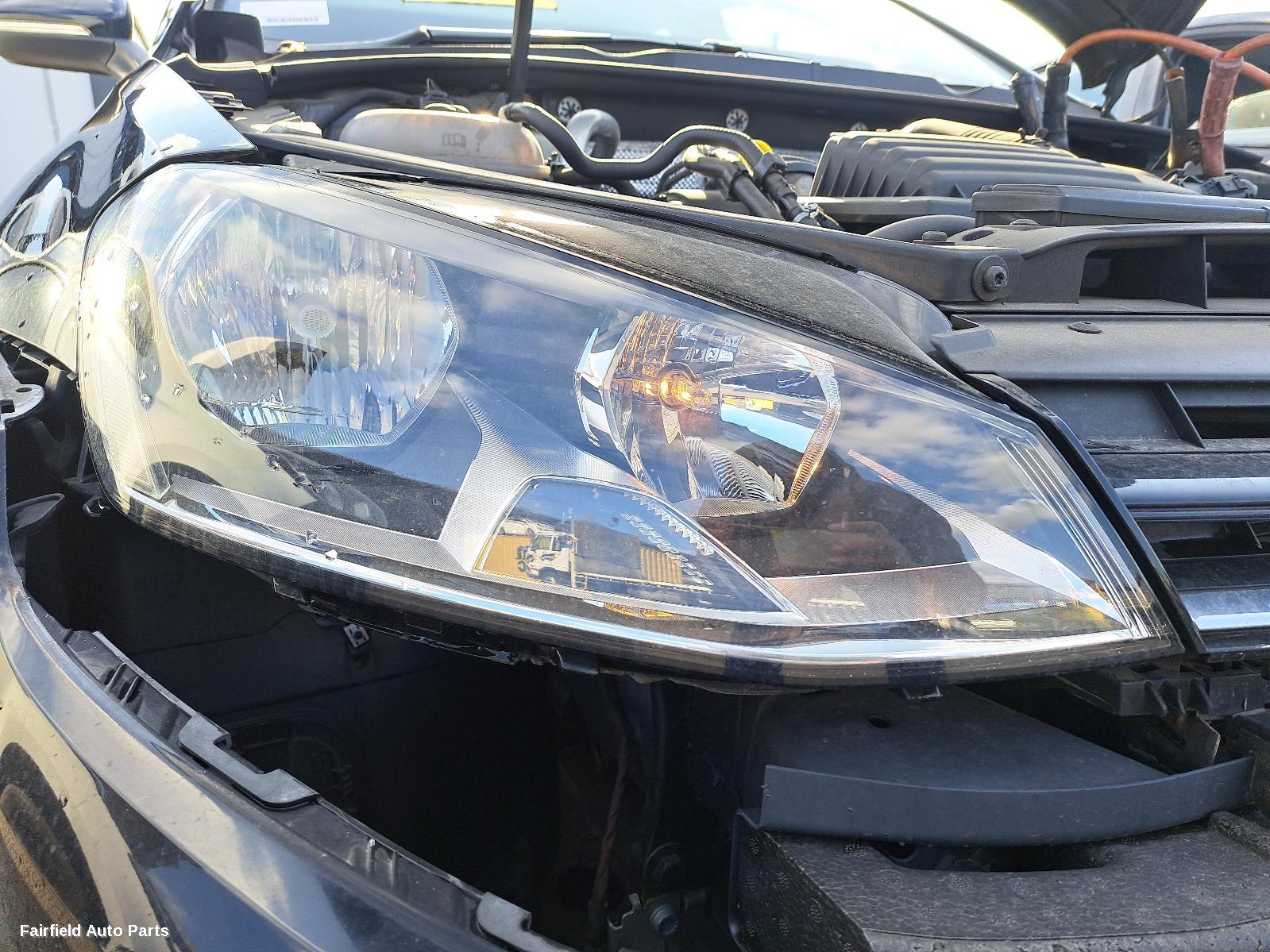 2017 Volkswagen Golf Left Taillight