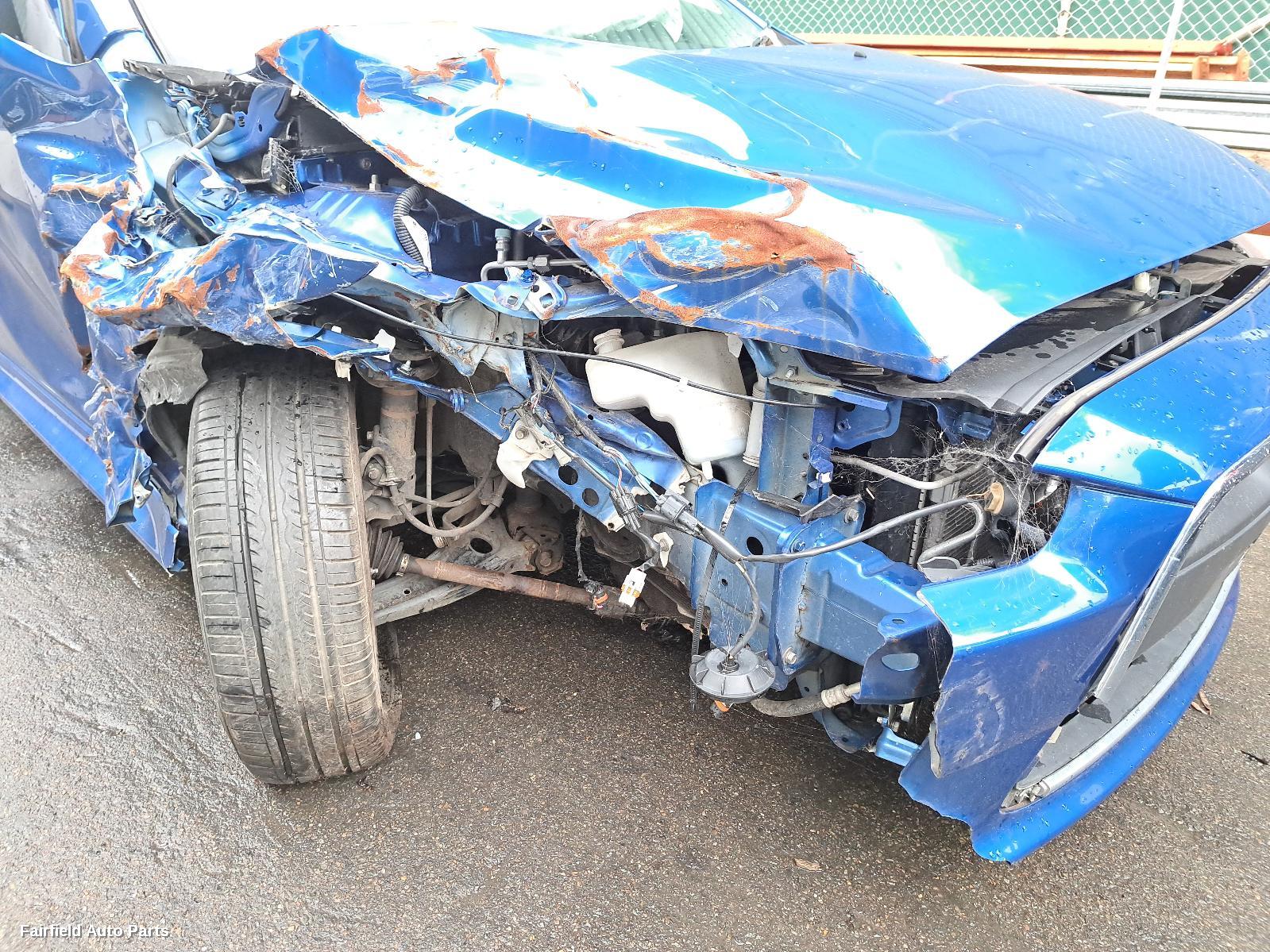 2014 Mitsubishi Lancer Left Taillight