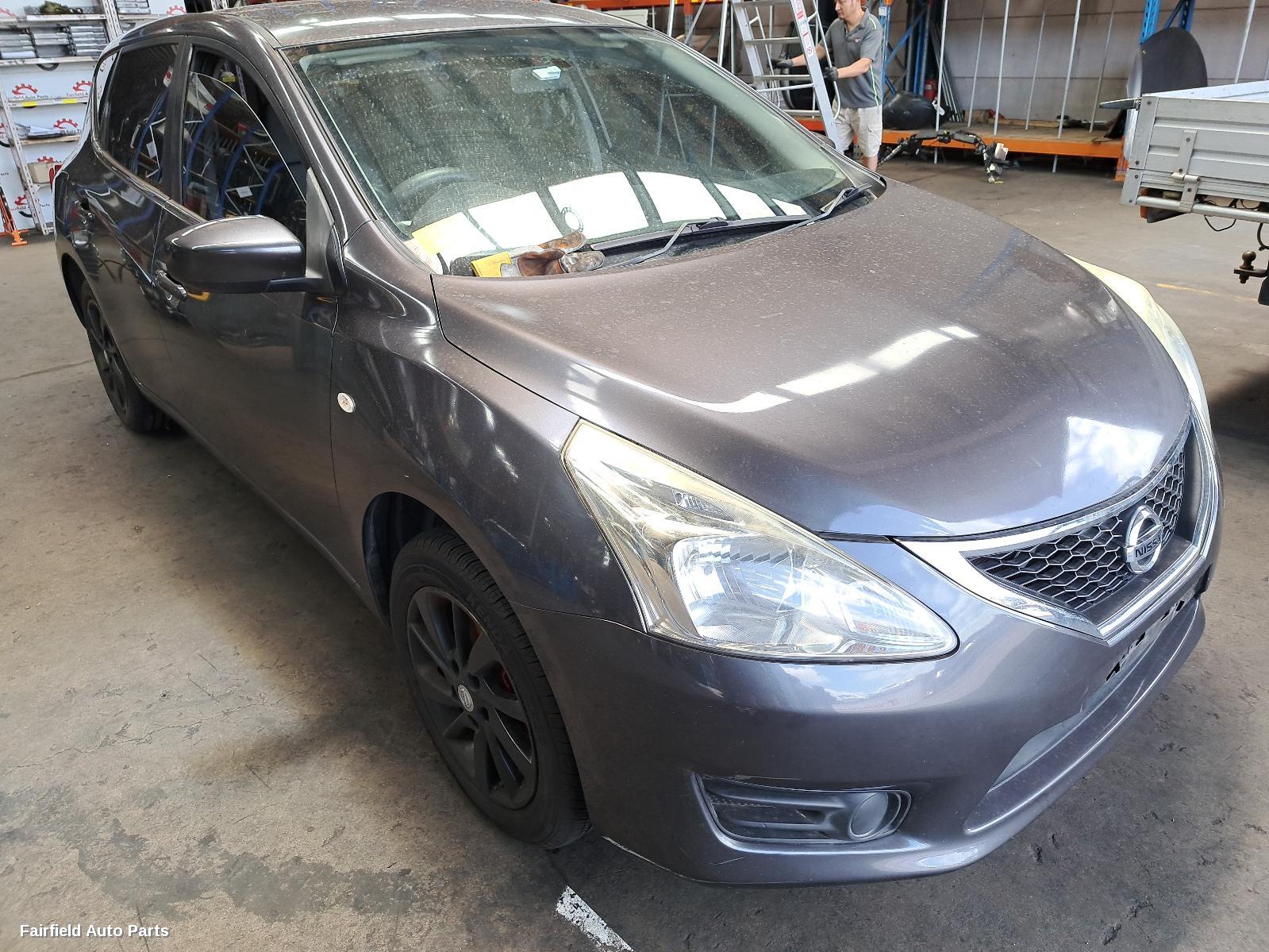 2015 Nissan Pulsar Left Taillight