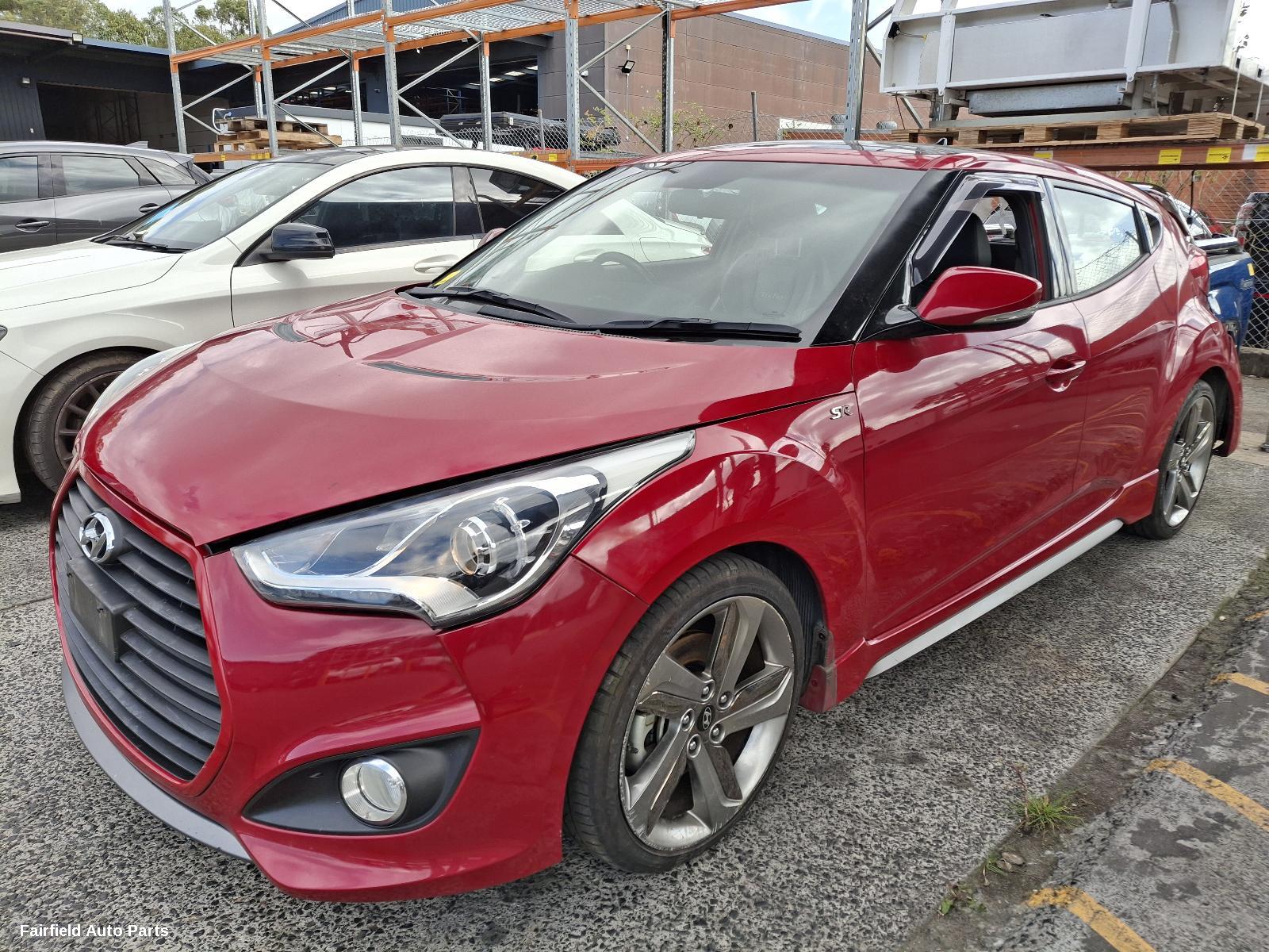2013 Hyundai Veloster Right Guard