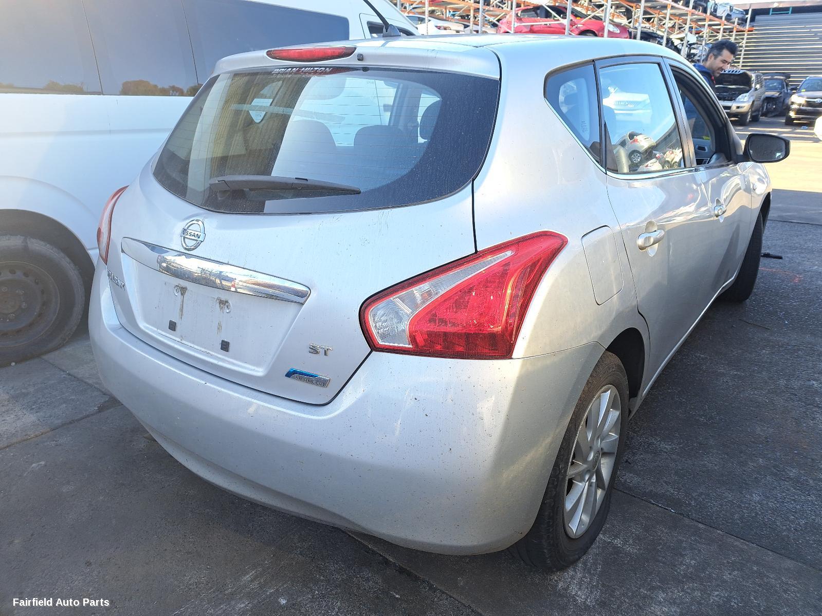 2013-2016 Nissan Pulsar Washer Bottle