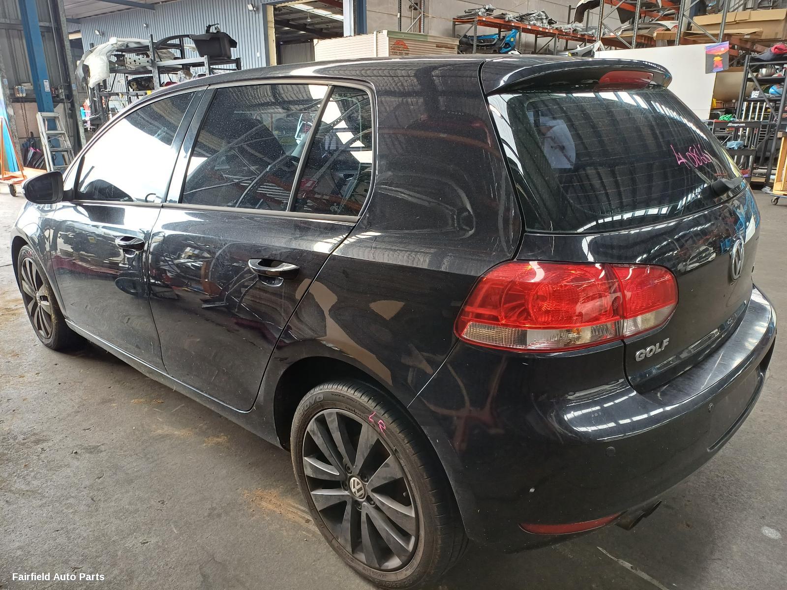 2011 Volkswagen Golf Parcel Shelf