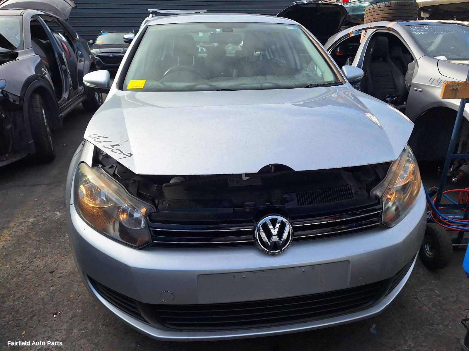 2010 Volkswagen Golf Left Taillight