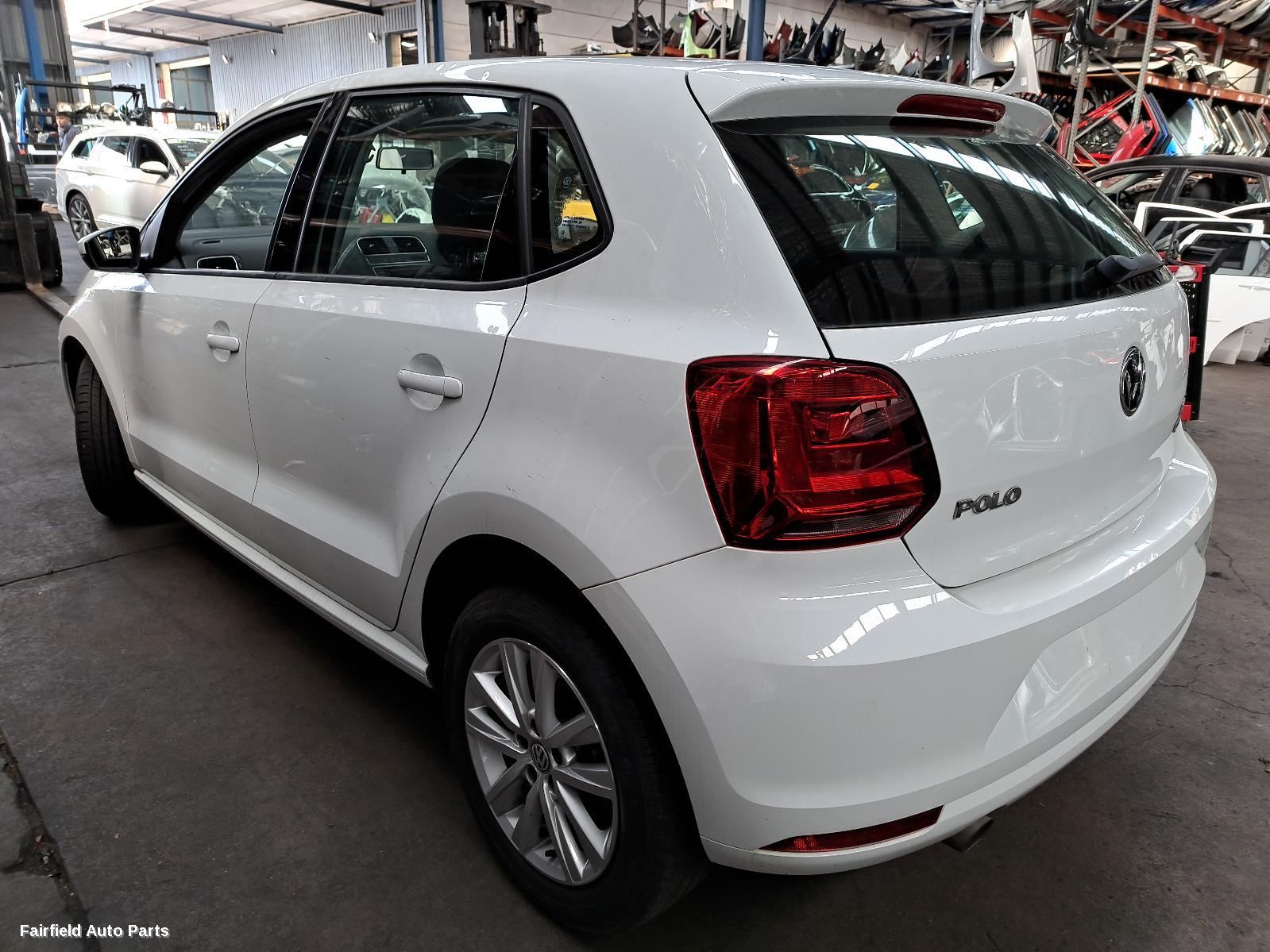 2015 Volkswagen Polo Left Taillight