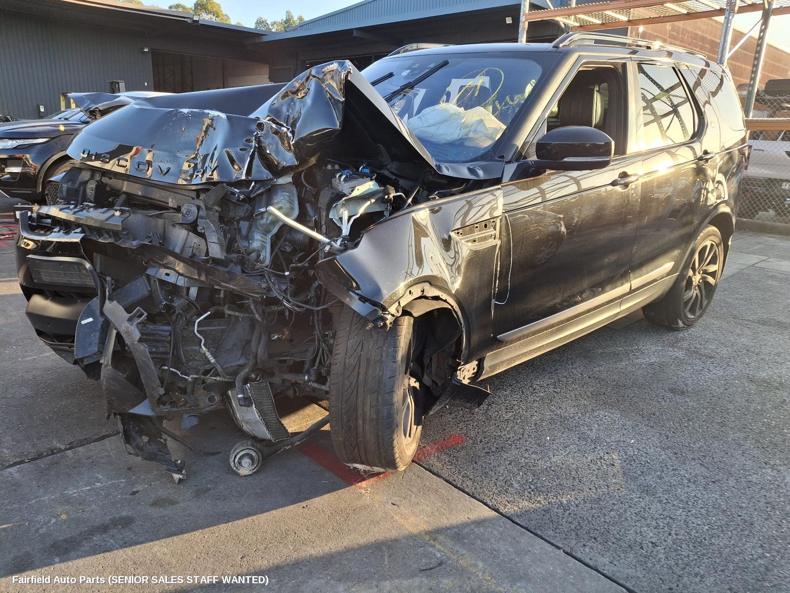 2017 Land Rover Discovery Left Taillight