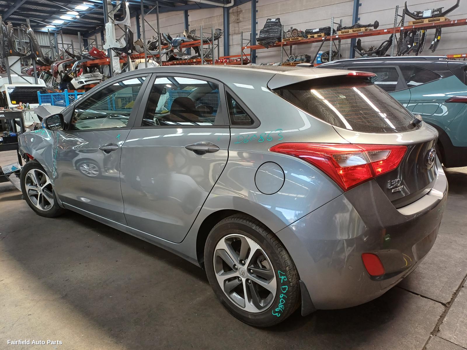 2012-2017 Hyundai I30 Washer Bottle