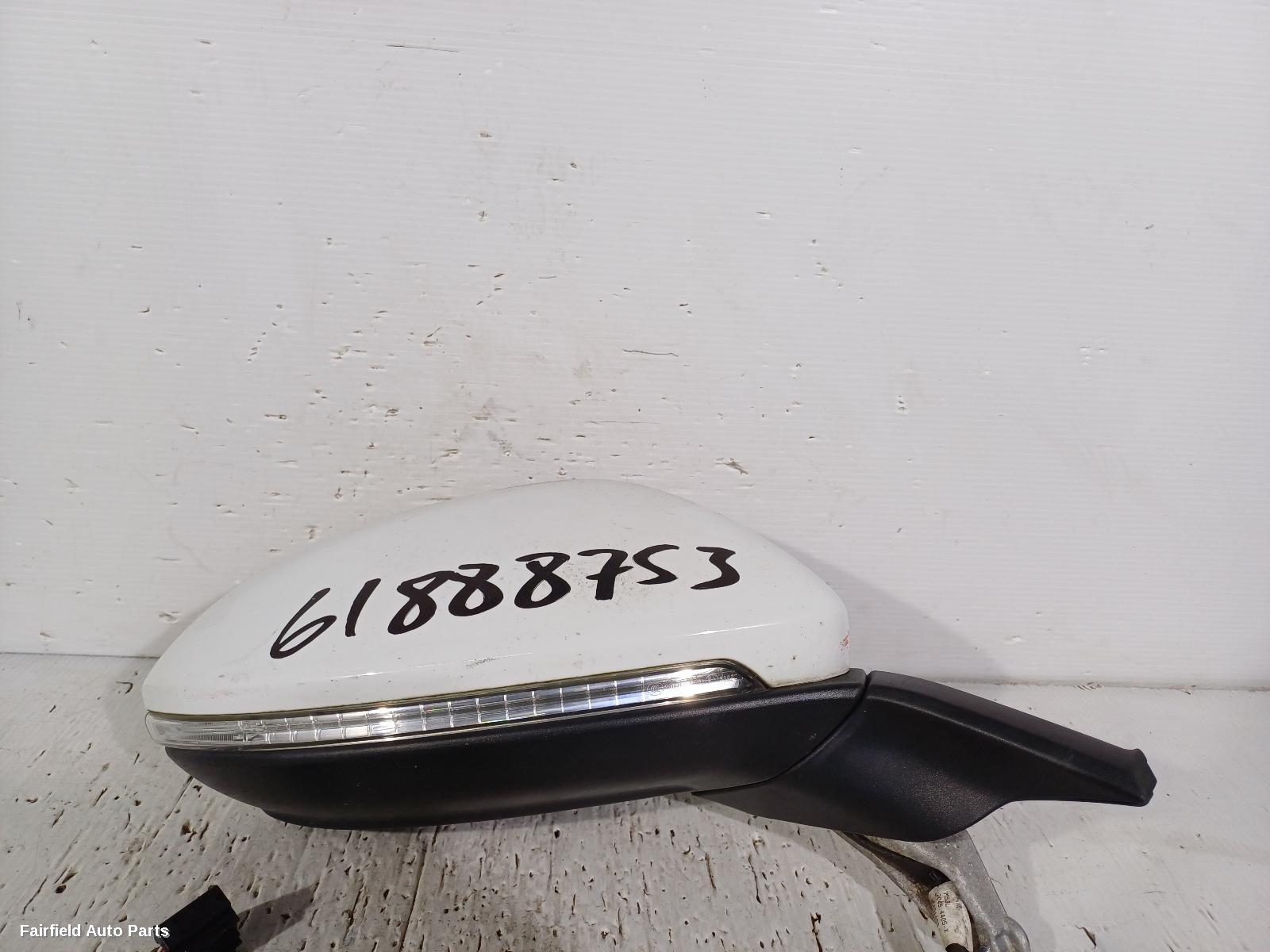 2017-2020 Volkswagen Golf Right Door Mirror