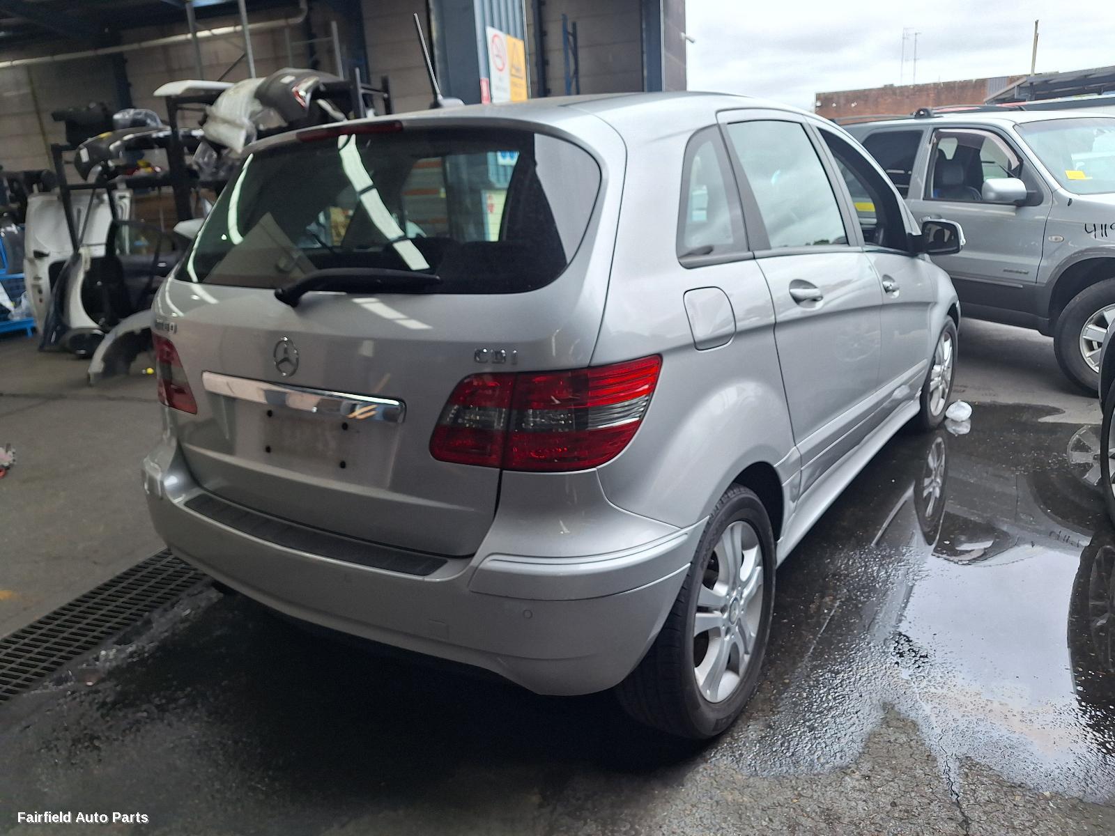 2005-2008 Mercedes B Class Grille